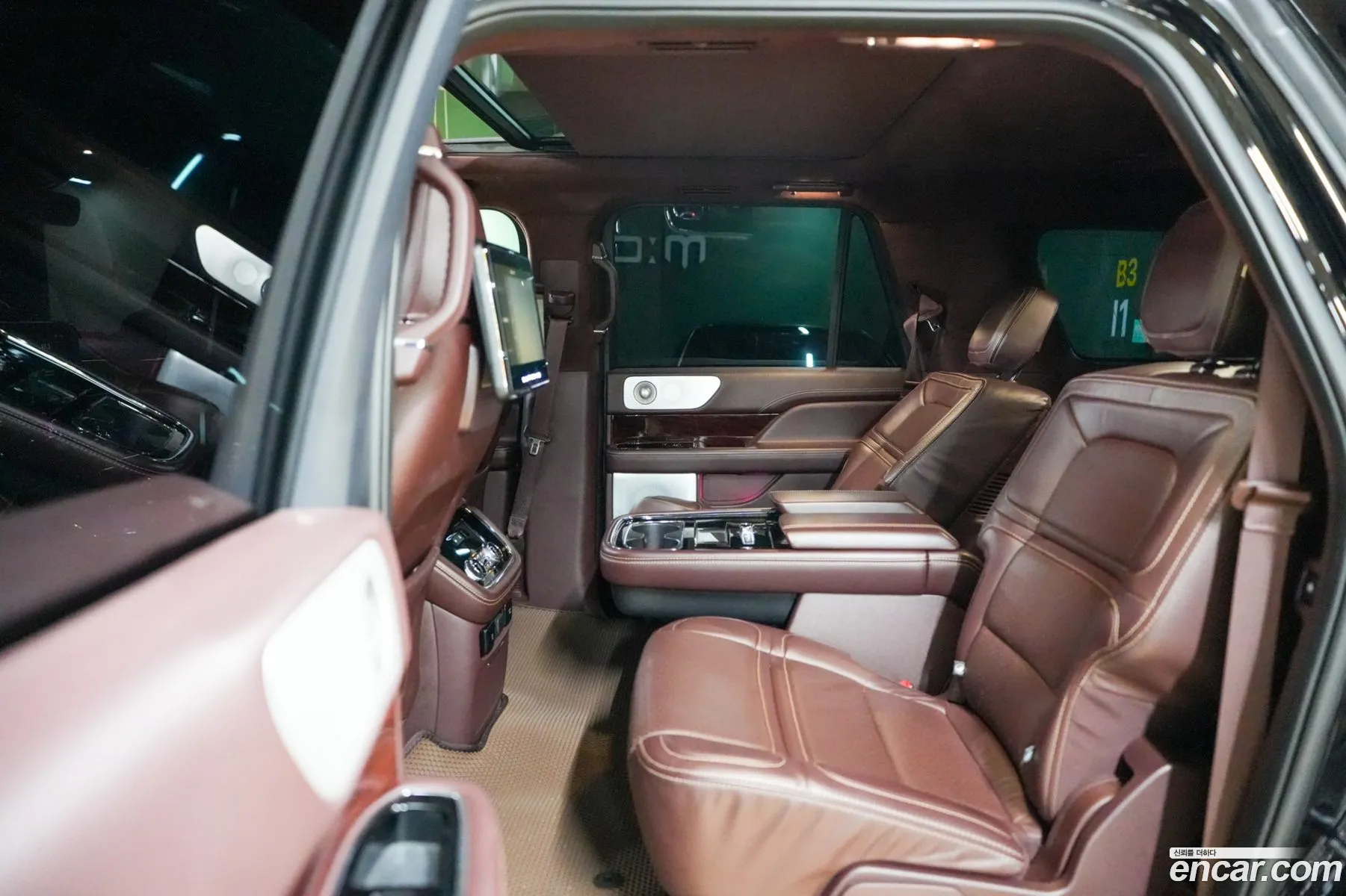 Lincoln Navigator 2021 — 13