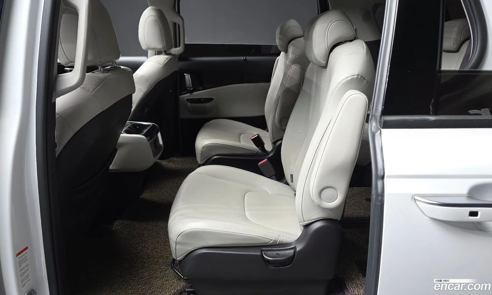 Kia Carnival 2021 — 31