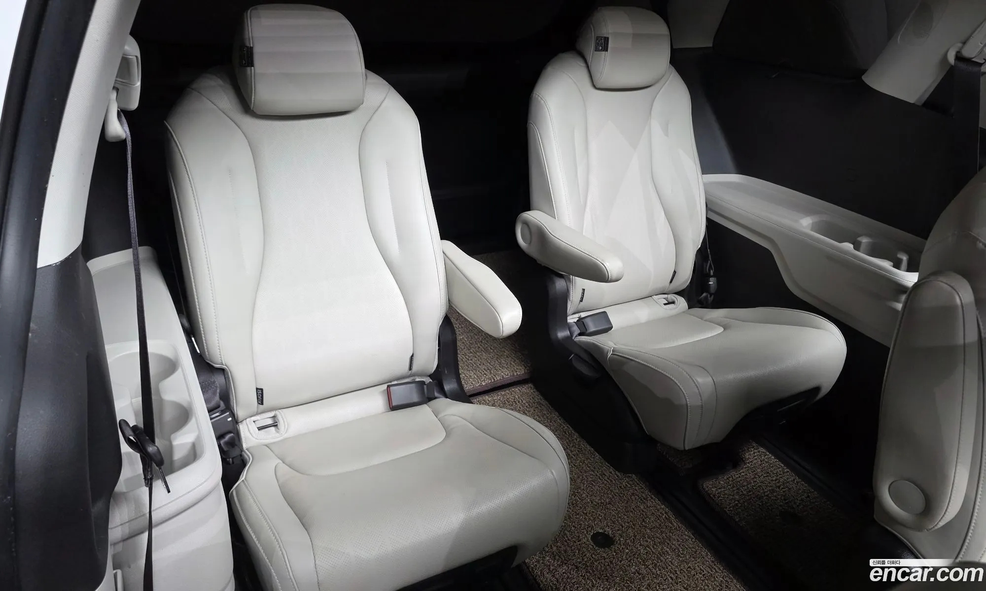 Kia Carnival 2021 — 26