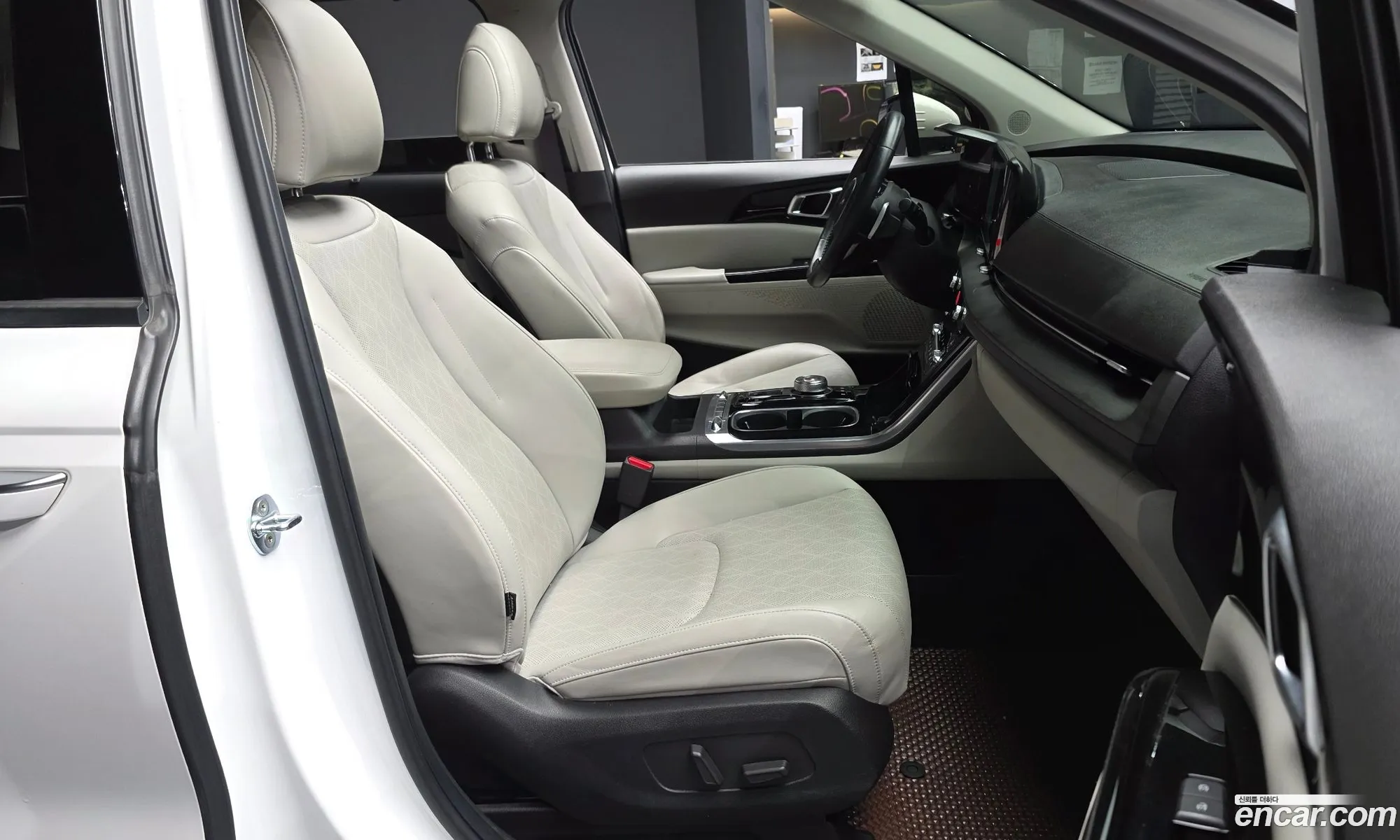 Kia Carnival 2021 — 19