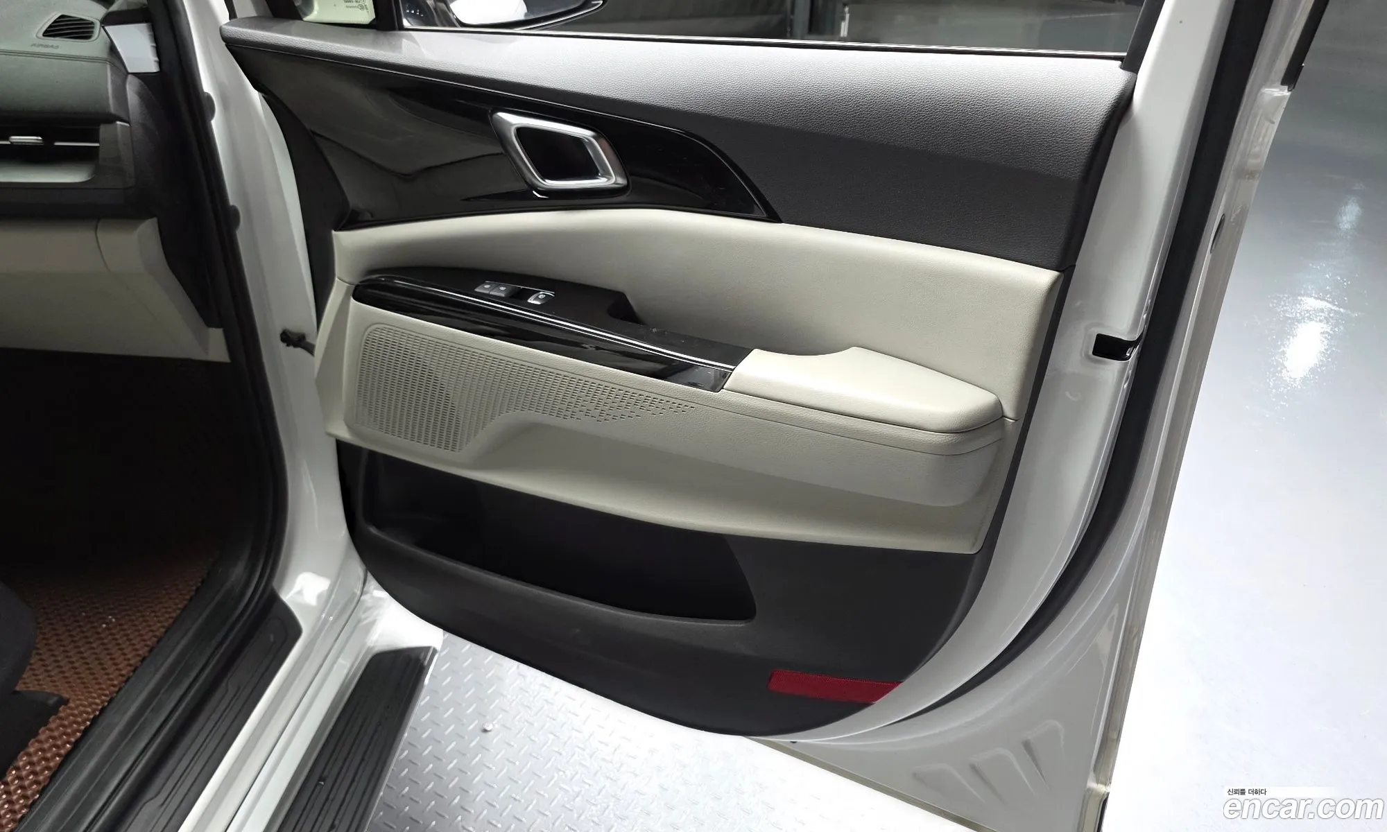 Kia Carnival 2021 — 4