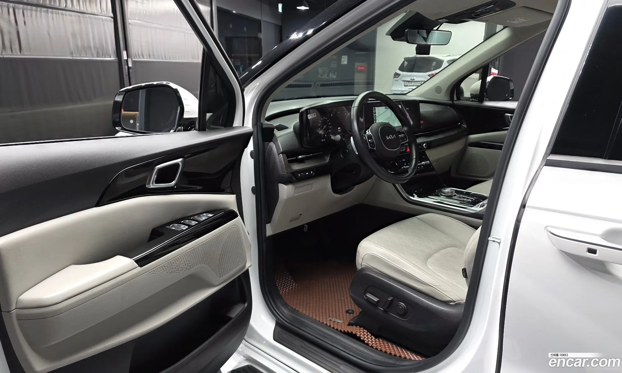 Kia Carnival 2021 — 5