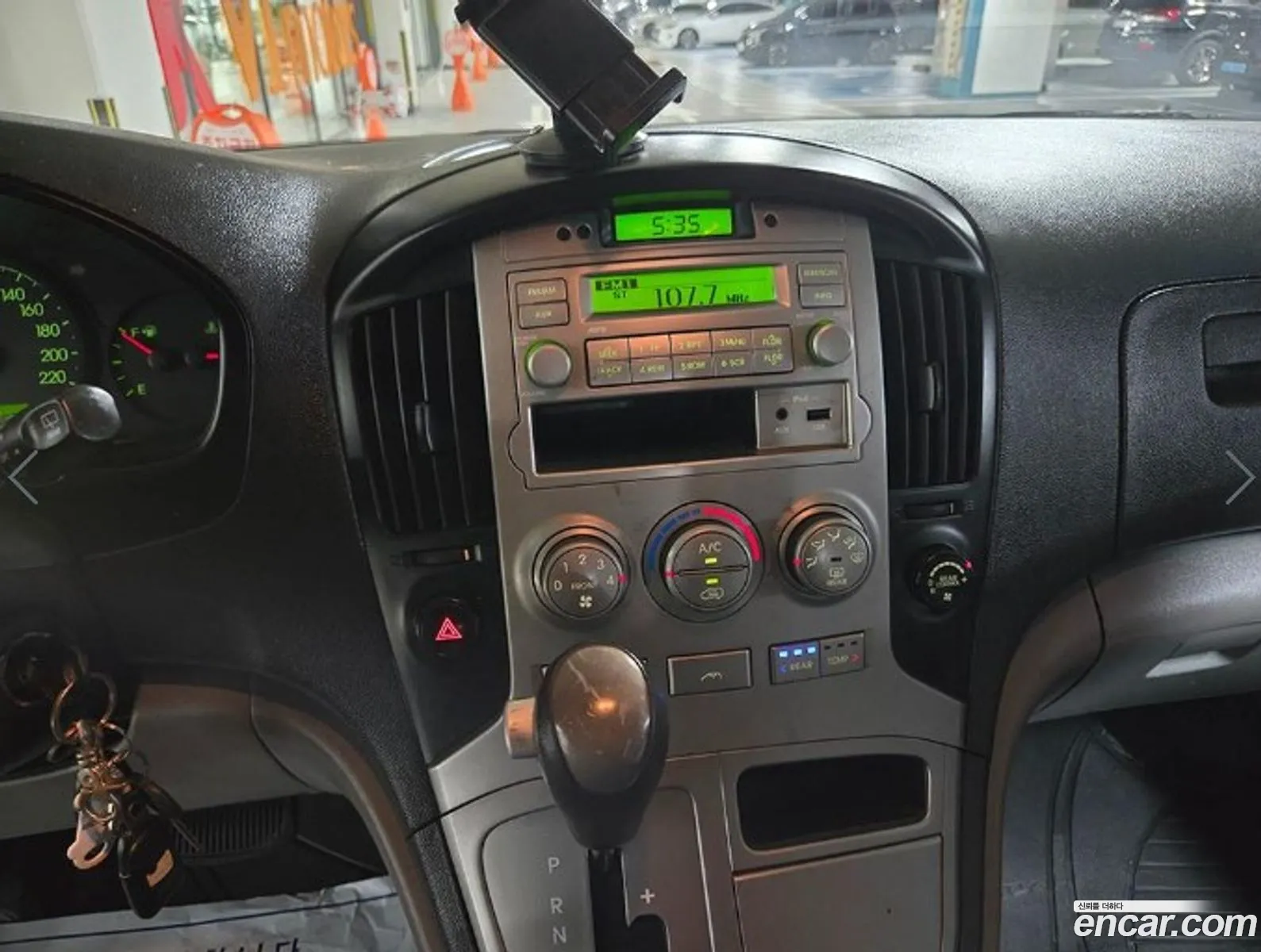 Hyundai Grand Starex 2011 — 15