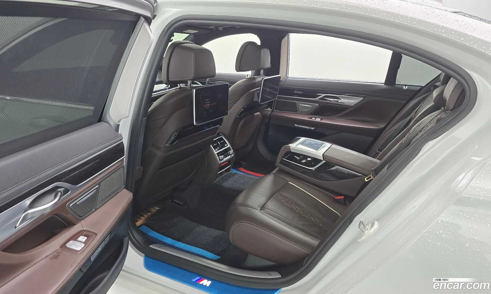 BMW 7 Series 2017 WBA7E4104JGV25798 — 32