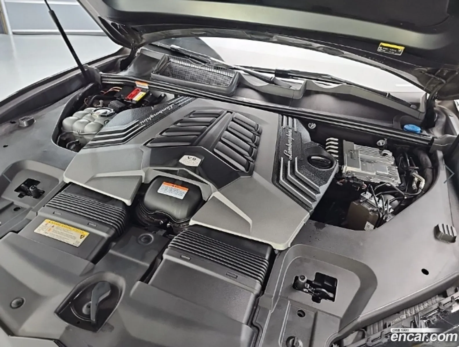Lamborghini Urus 2020 — 15