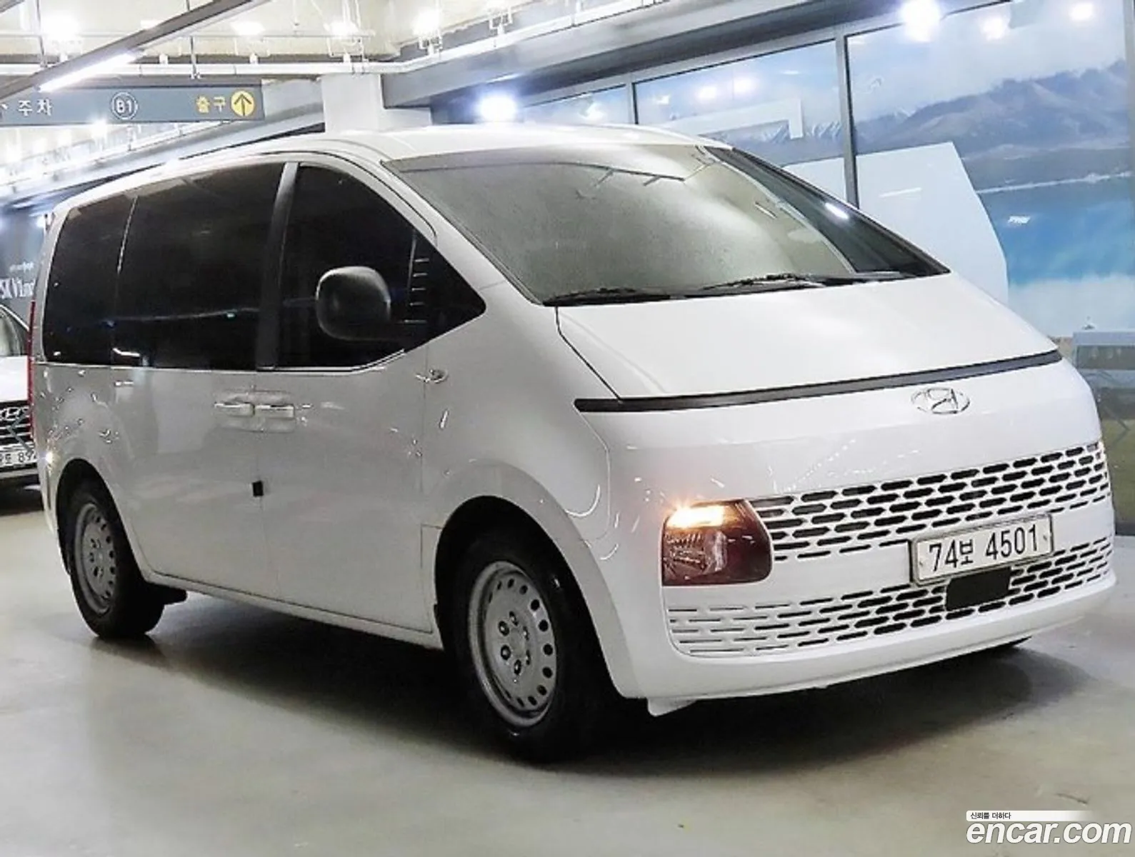 Hyundai Staria 2021 — 2