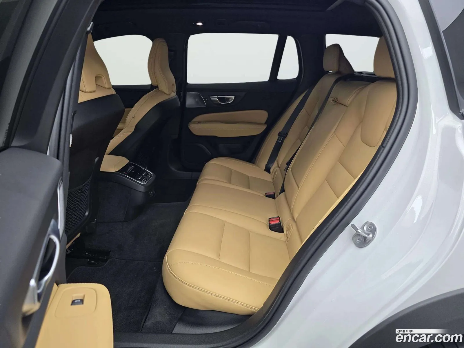 Volvo V60 Cross Country 2024 — 7