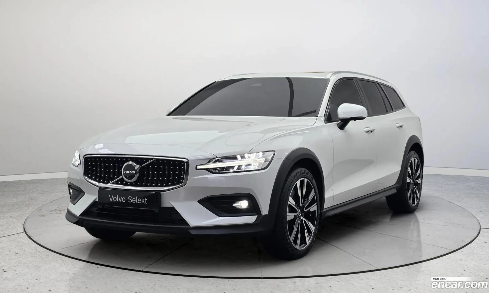 Volvo V60 Cross Country 2024 — 19