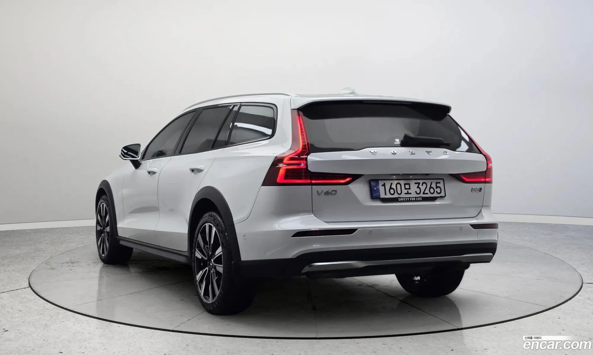 Volvo V60 Cross Country 2024 — 11