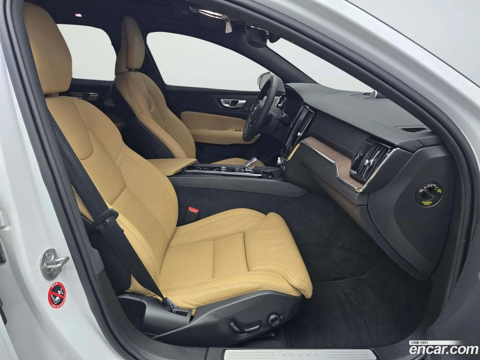 Volvo V60 Cross Country 2024 — 18