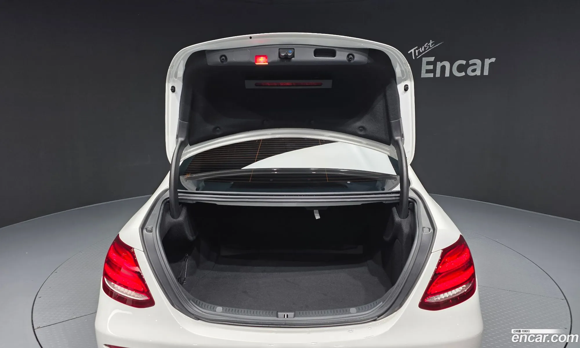 Mercedes-Benz E-Class W213 2017 — 8