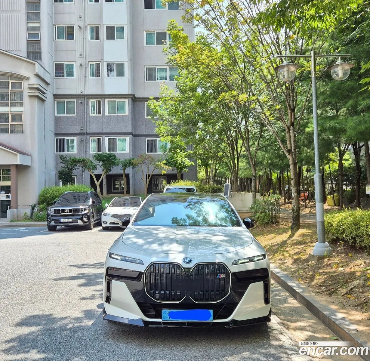 BMW i7