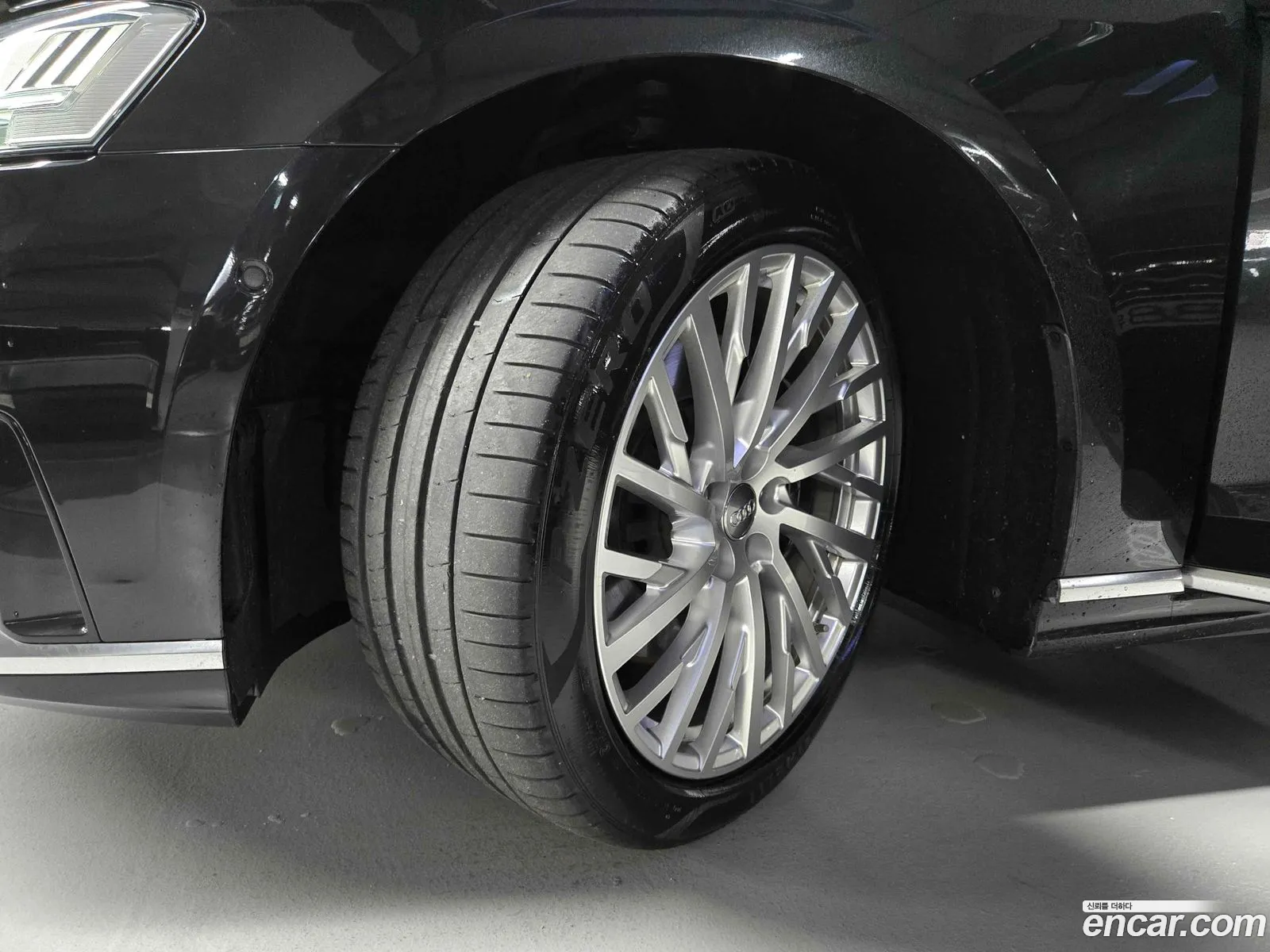 Audi A8 2019 — 15