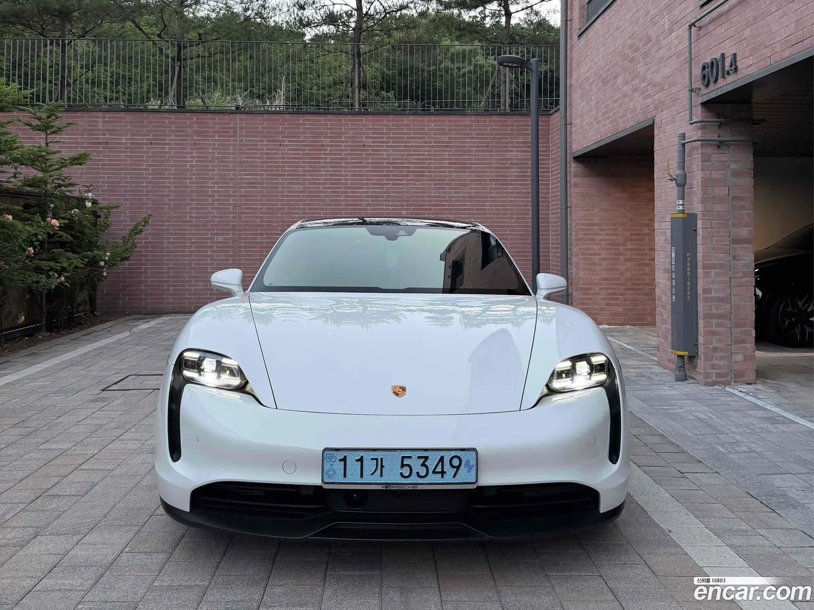 Porsche Taycan 2023 — 9