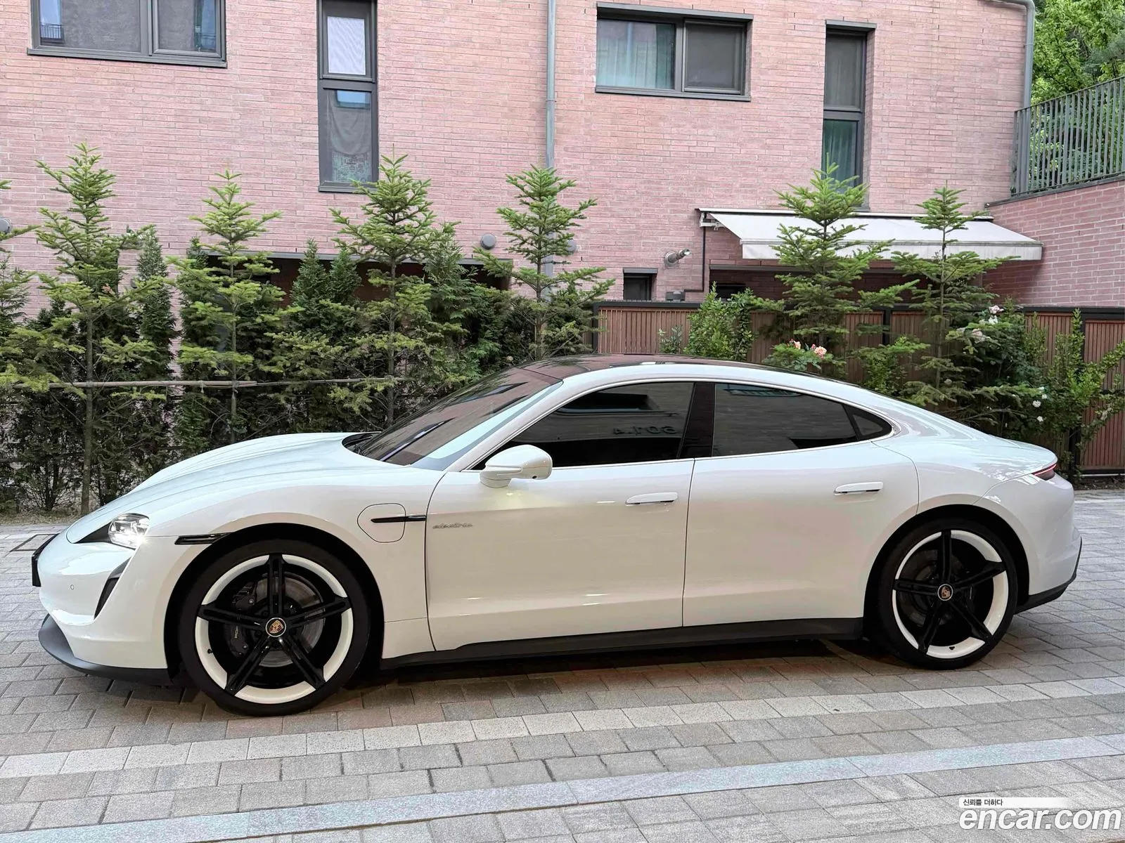 Porsche Taycan 2023 — 10
