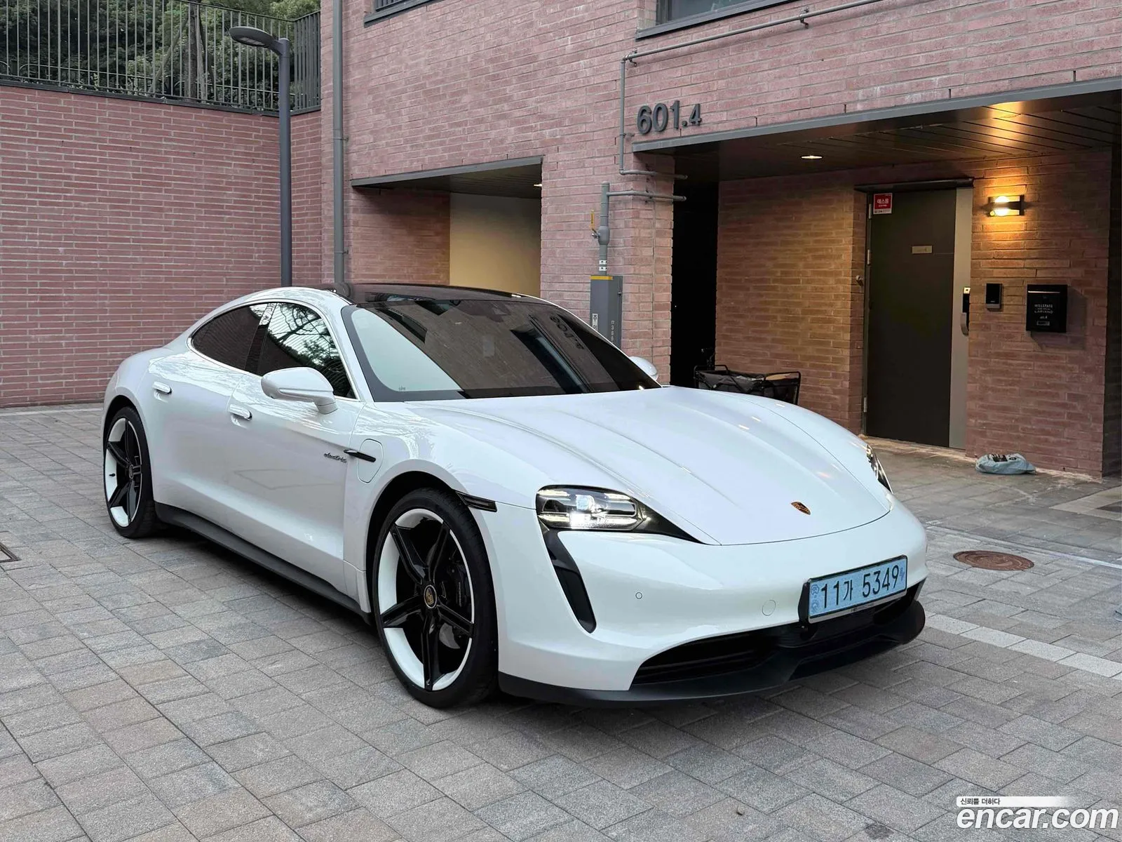 Porsche Taycan 2023 — 4