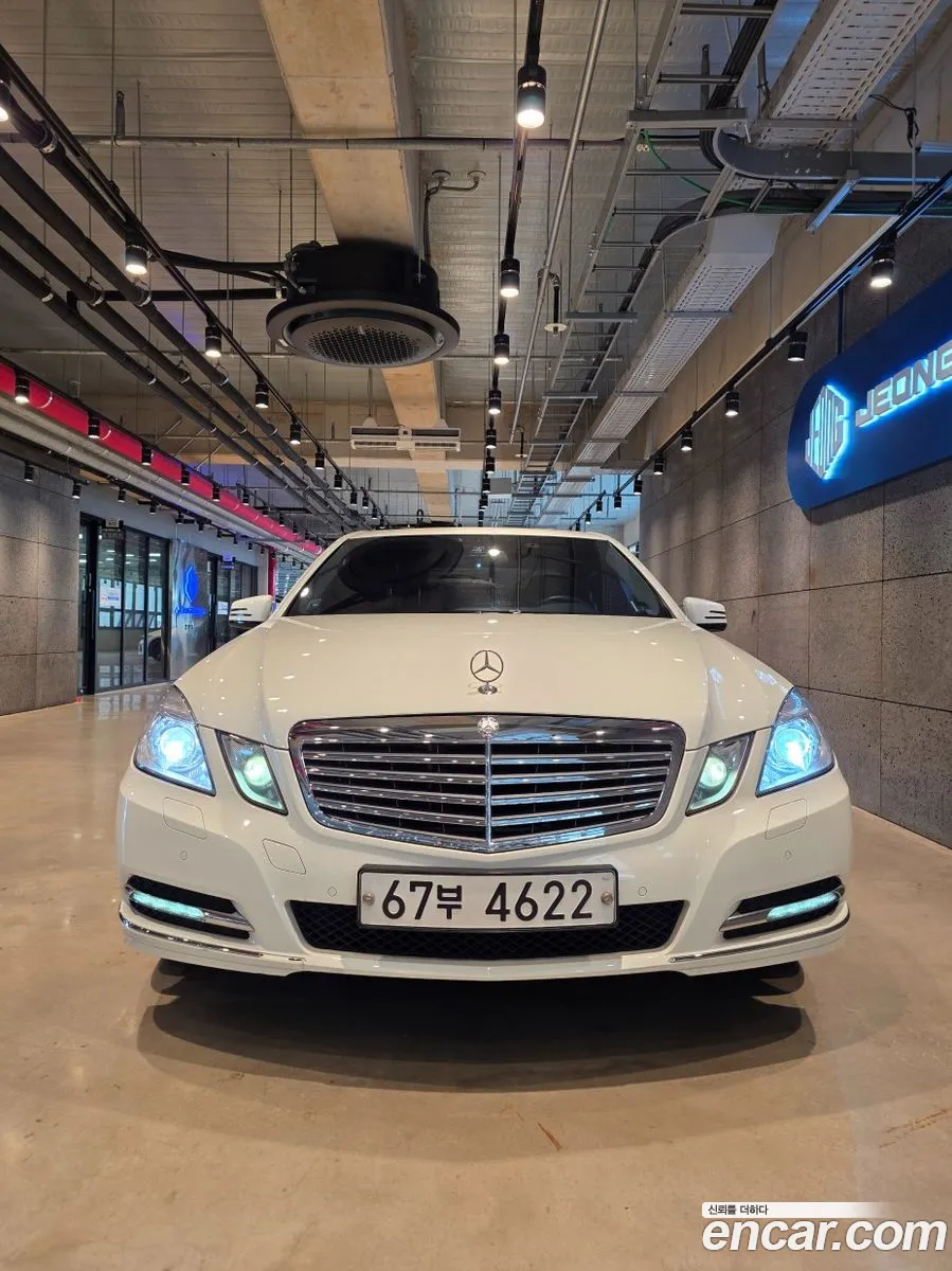 Mercedes-Benz E-Class W212 2011 — 18