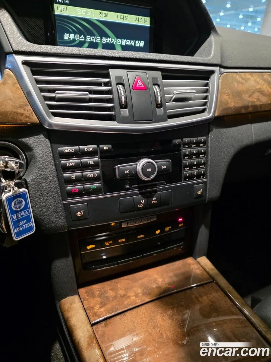 Mercedes-Benz E-Class W212 2011 — 16
