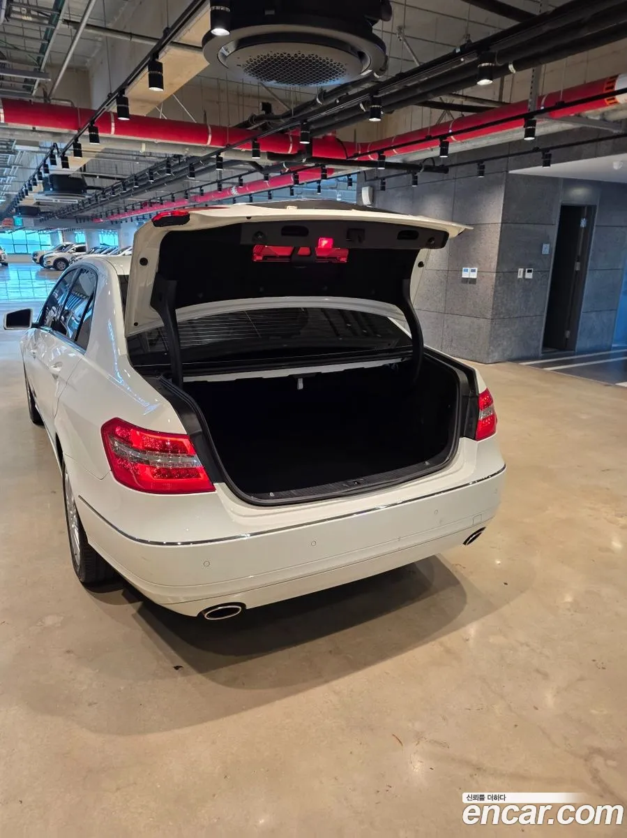Mercedes-Benz E-Class W212 2011 — 10