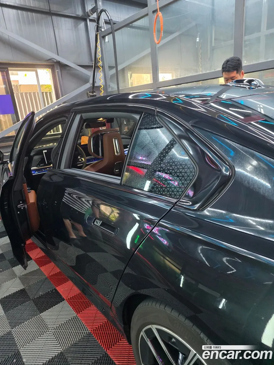 BMW 7 Series 2024 — 3
