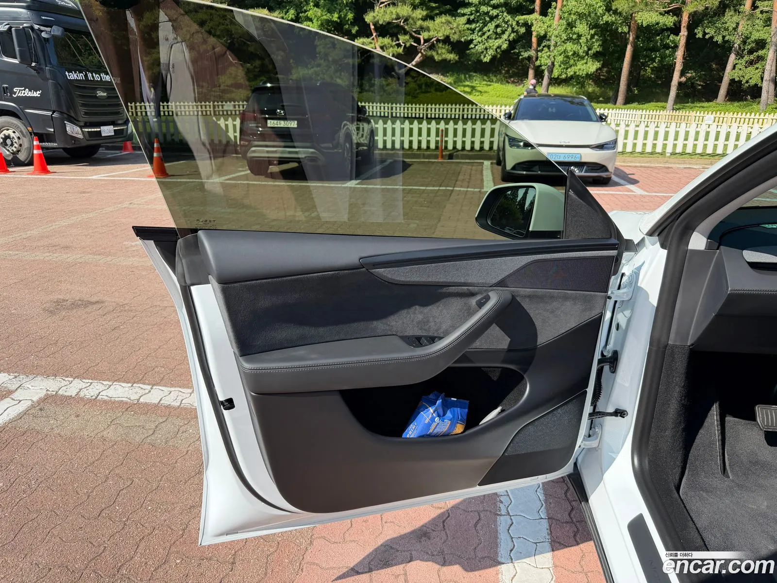 Tesla Model Y 2025 — 10