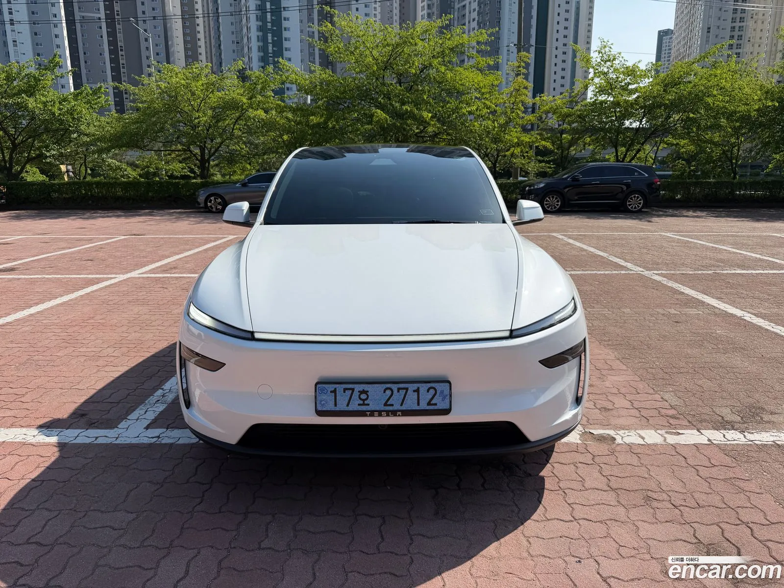 Tesla Model Y 2025 — 7