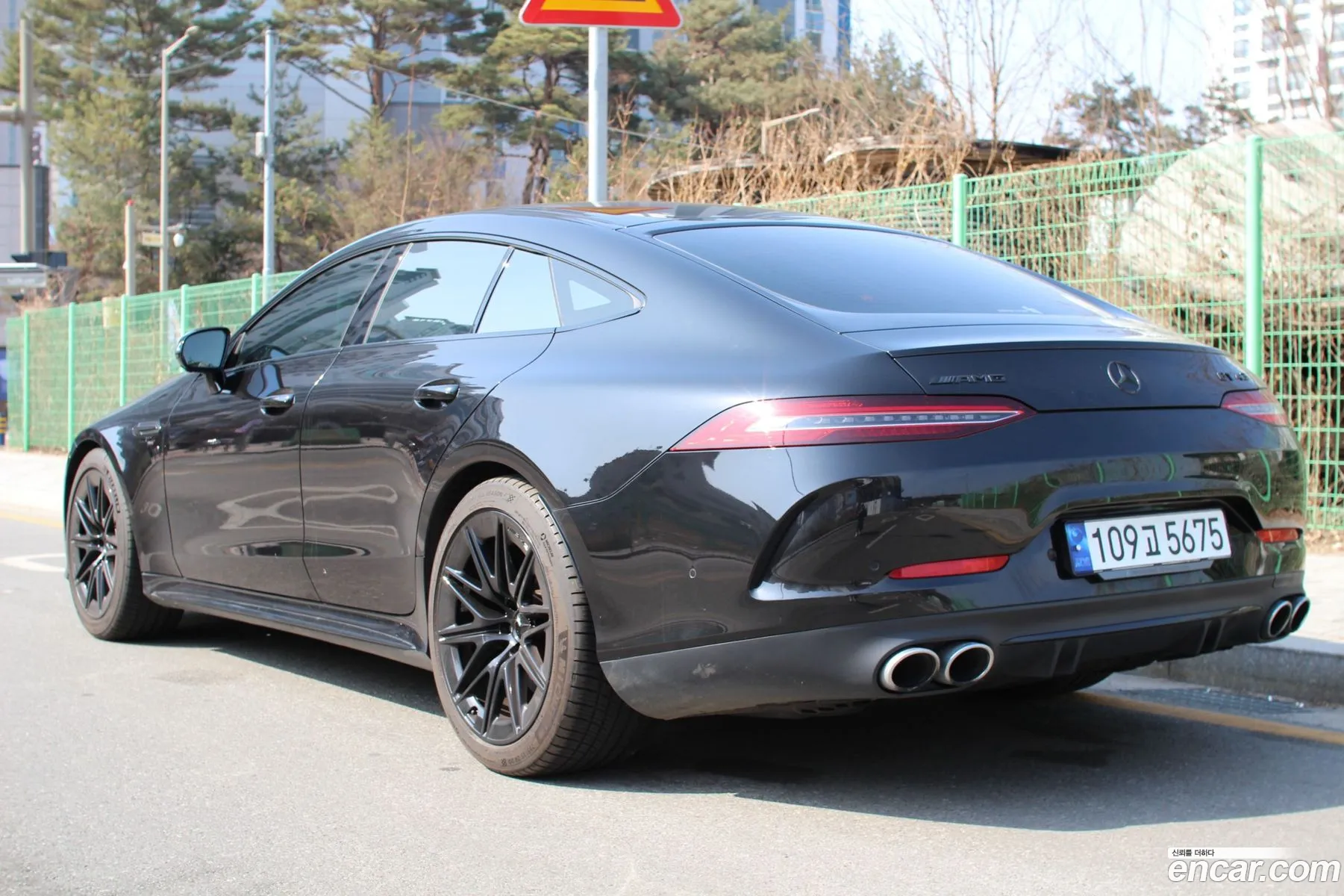 Mercedes-Benz AMG GT 2023 — 12