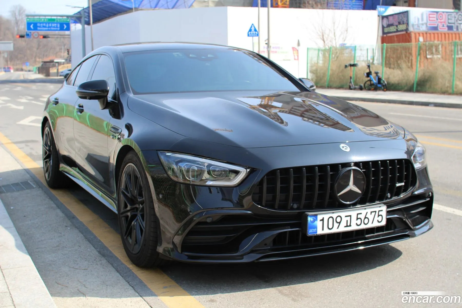 Mercedes-Benz AMG GT 2023 — 18