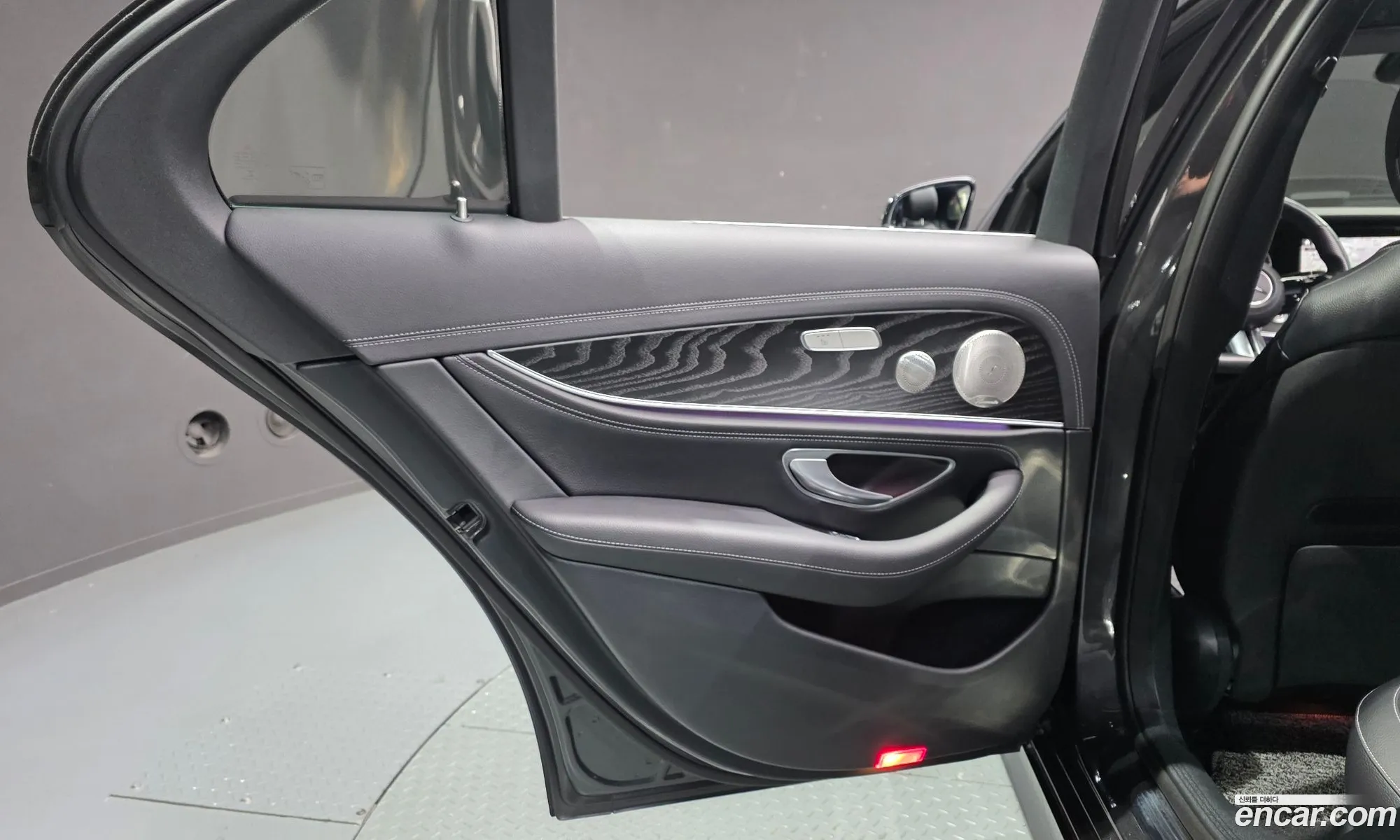 Mercedes-Benz E-Class W213 2022 — 23