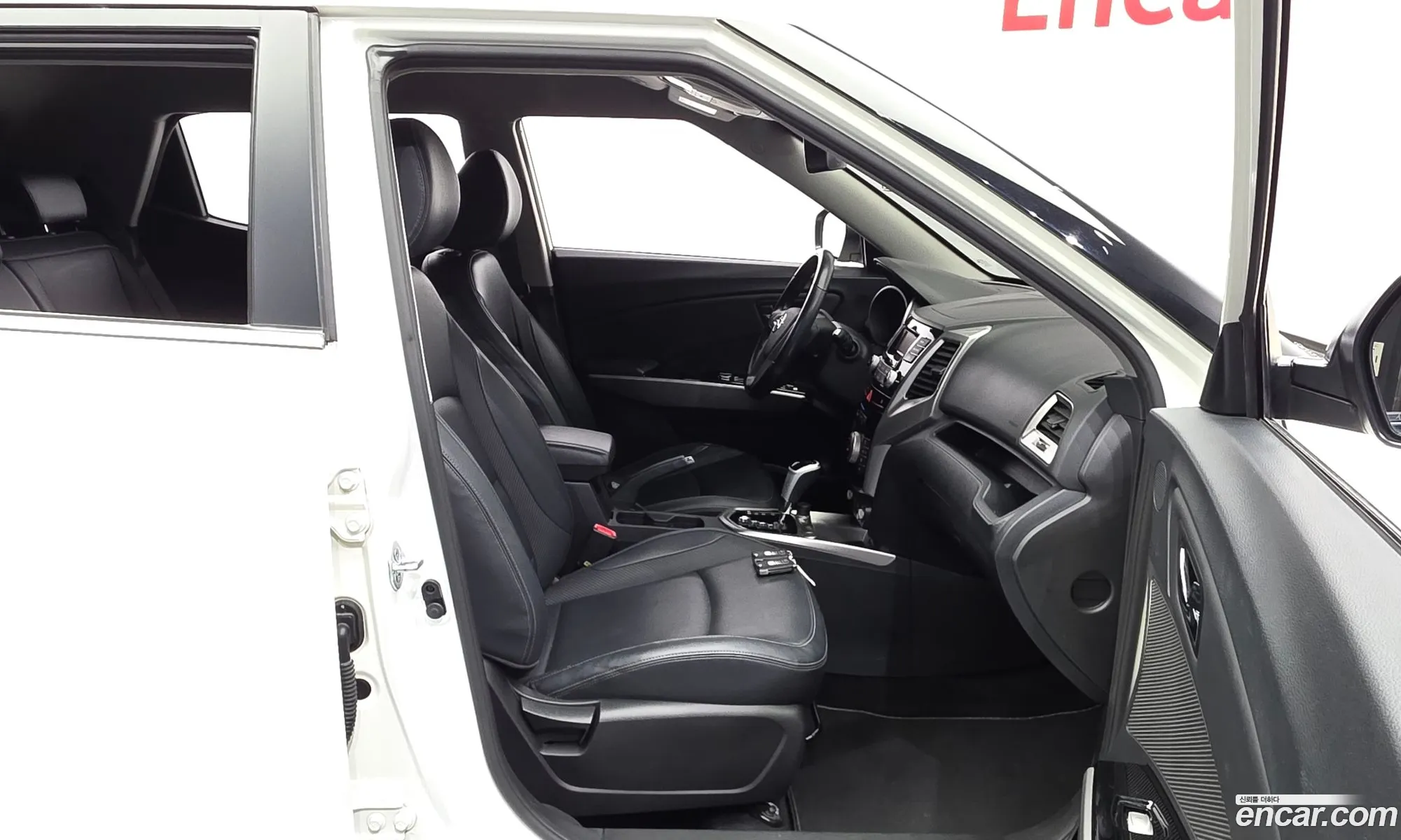 KG Mobility (SsangYong) Tivoli 2015 — 23