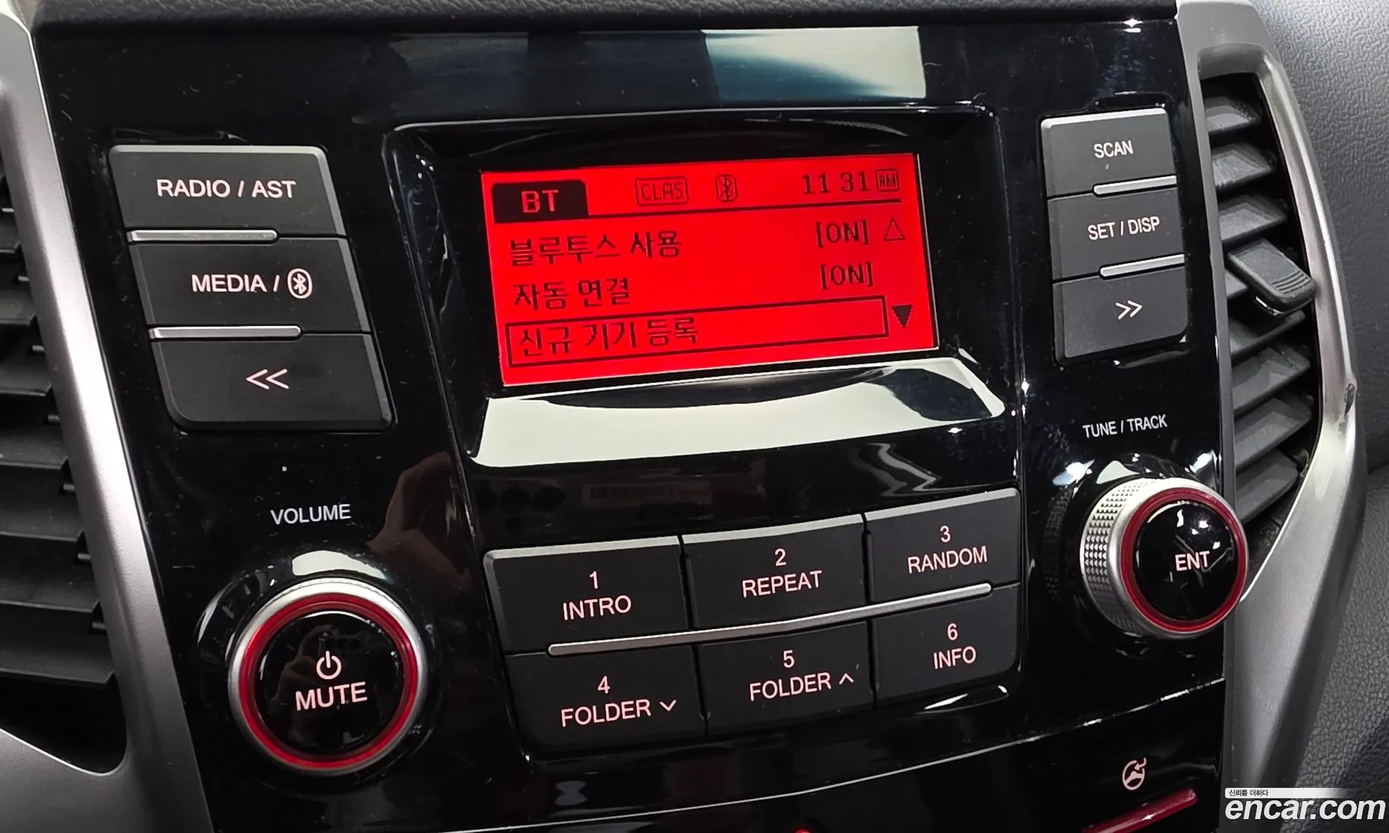 KG Mobility (SsangYong) Tivoli 2015 — 27
