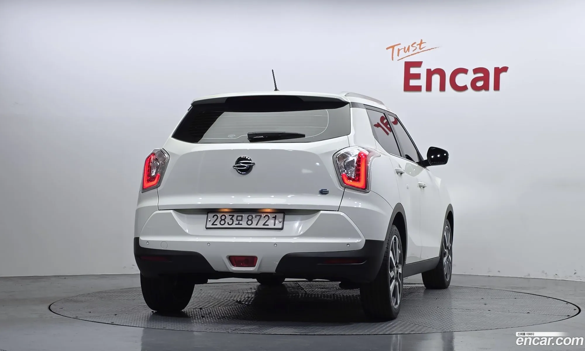 KG Mobility (SsangYong) Tivoli 2015 — 25
