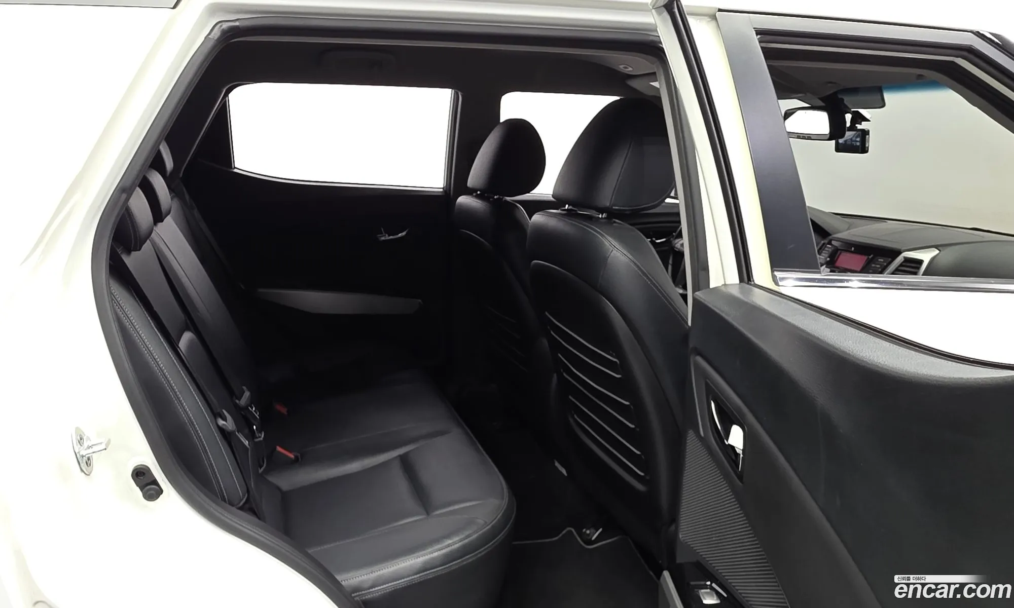 KG Mobility (SsangYong) Tivoli 2015 — 17