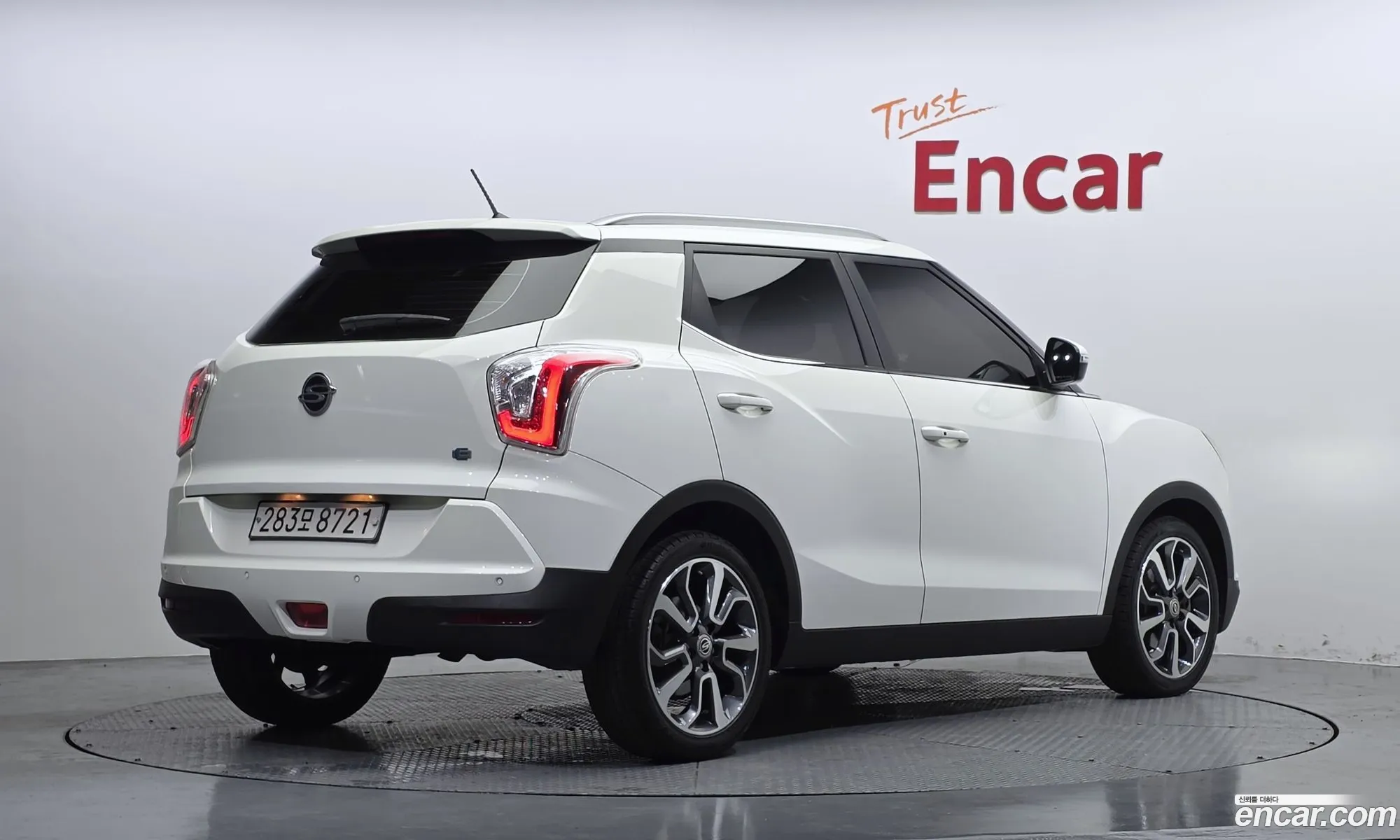 KG Mobility (SsangYong) Tivoli 2015 — 14