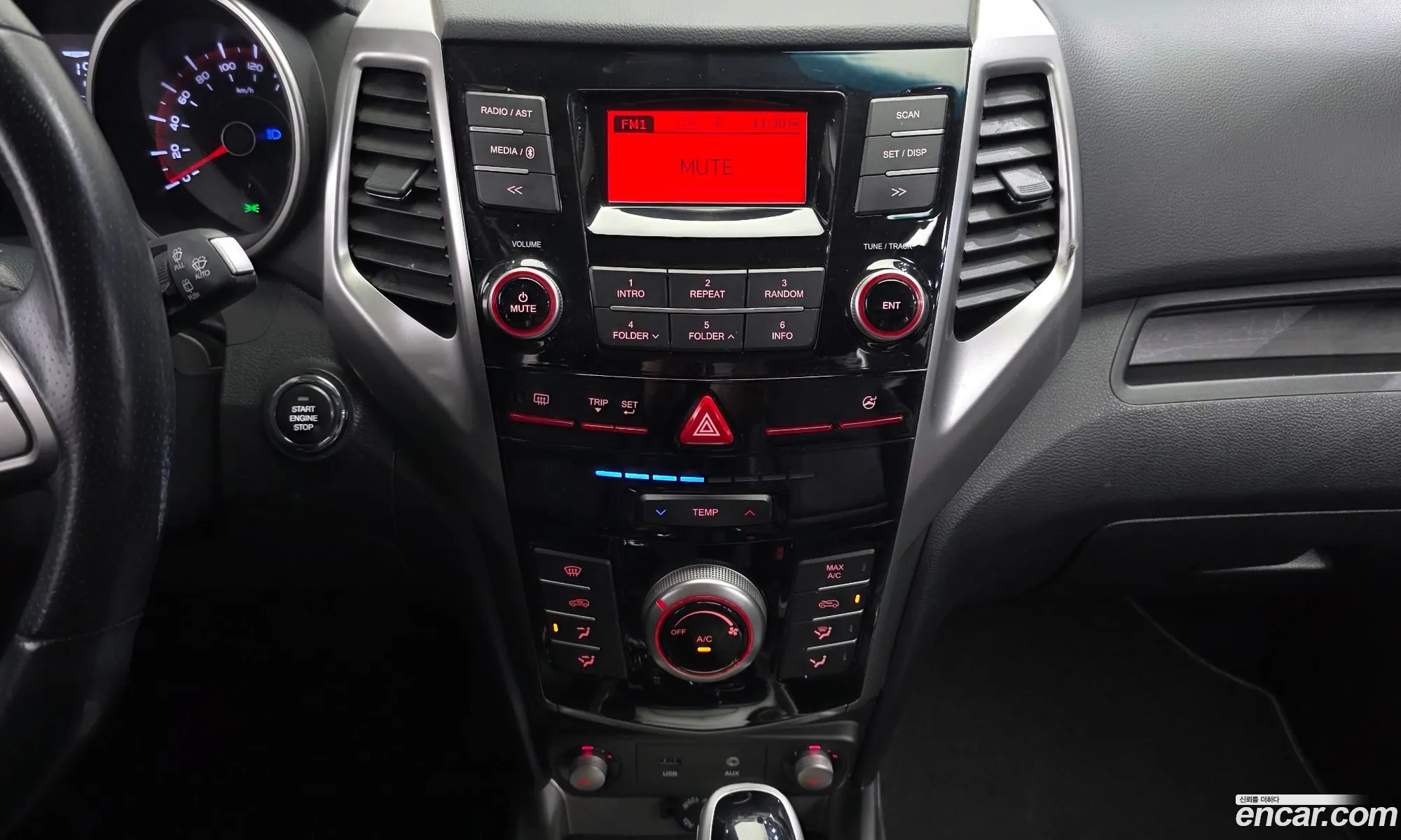 KG Mobility (SsangYong) Tivoli 2015 — 2