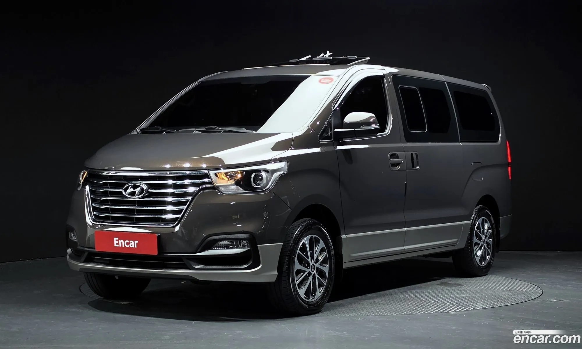 Hyundai Grand Starex 2020 — 12
