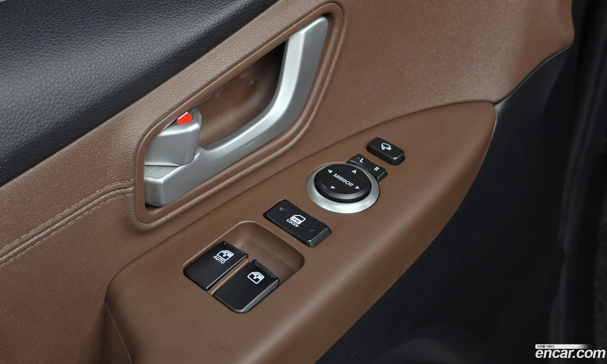 Hyundai Grand Starex 2020 — 16