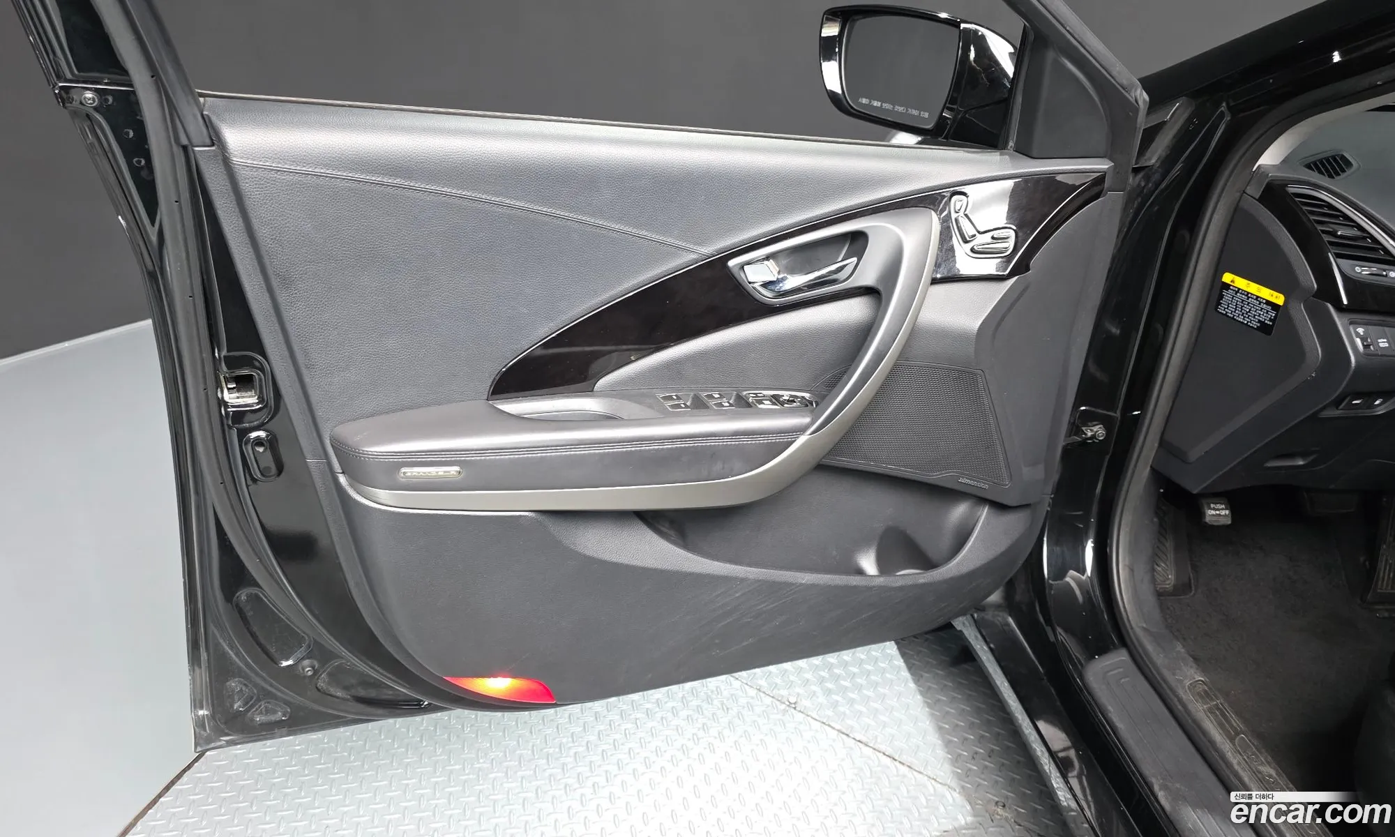 Hyundai Grandeur HG 2012 — 22