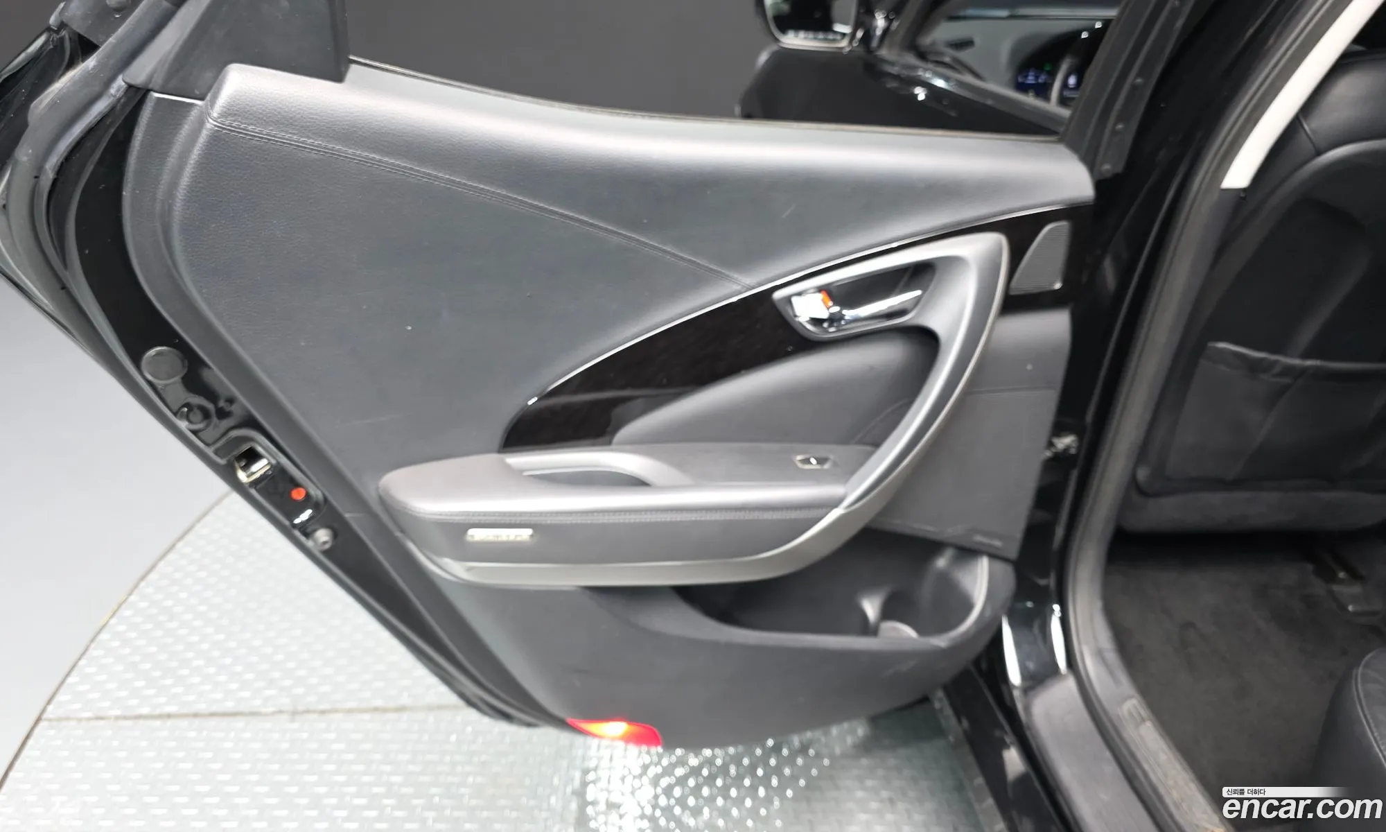Hyundai Grandeur HG 2012 — 31