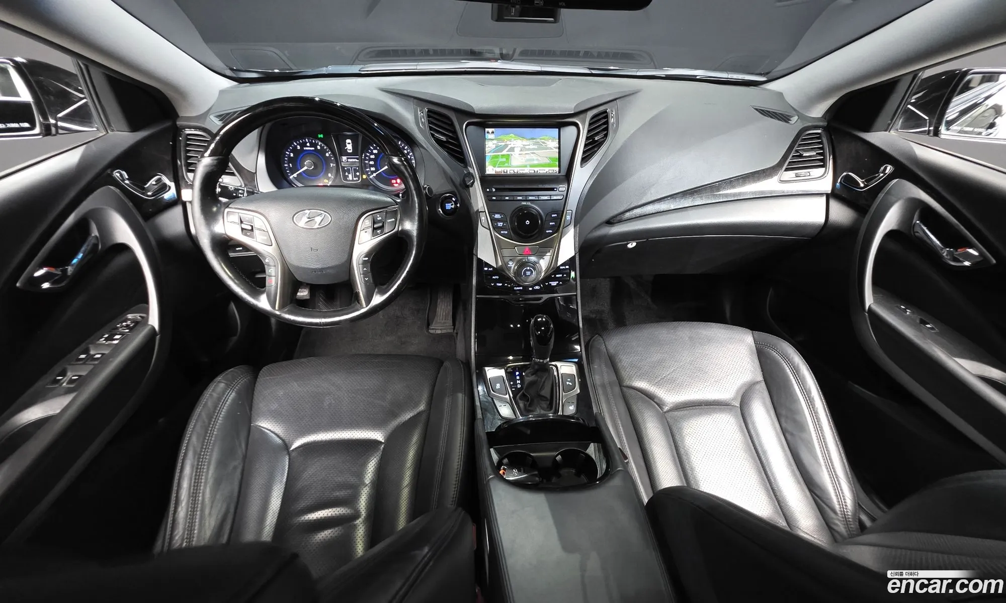 Hyundai Grandeur HG 2012 — 29