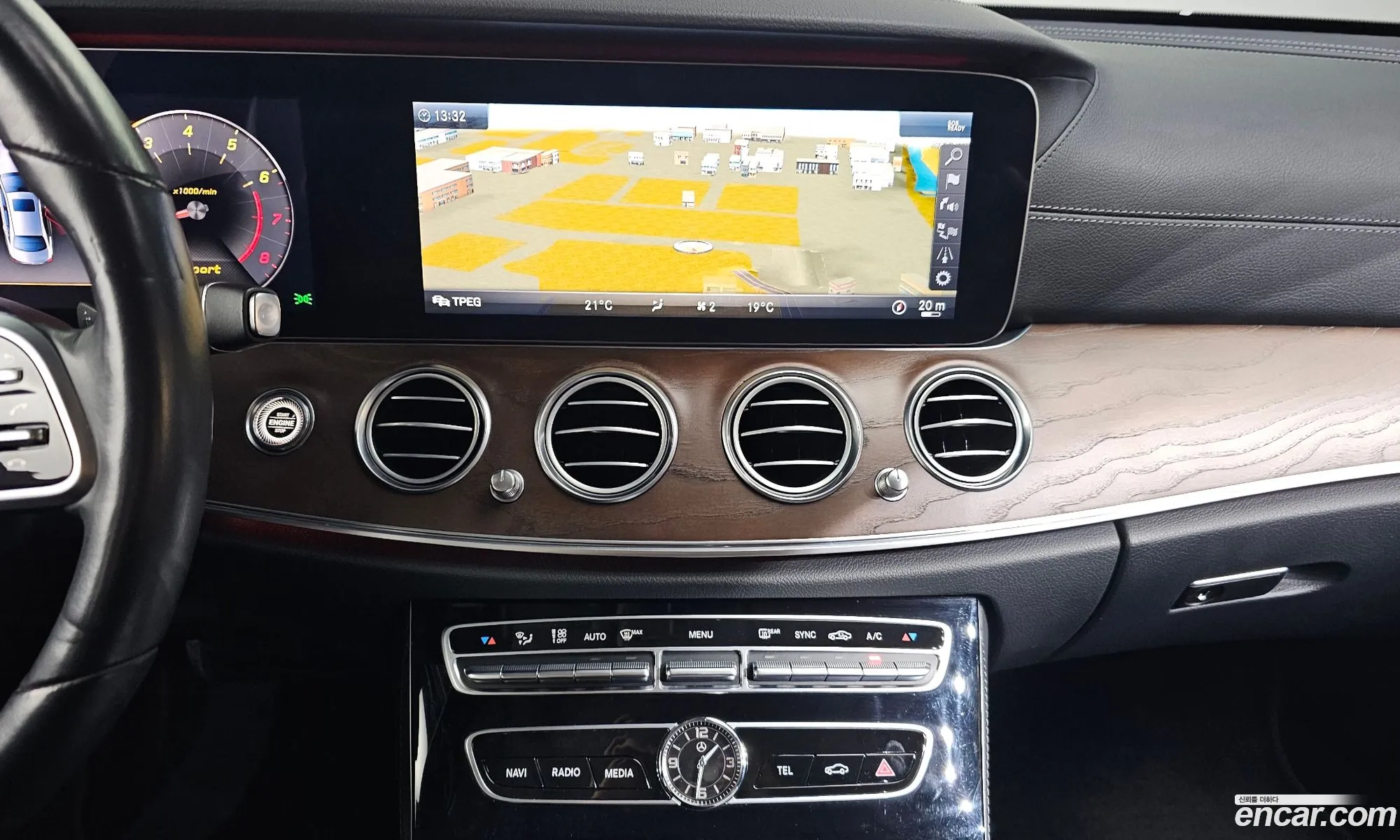 Mercedes-Benz E-Class W213 2018 — 17