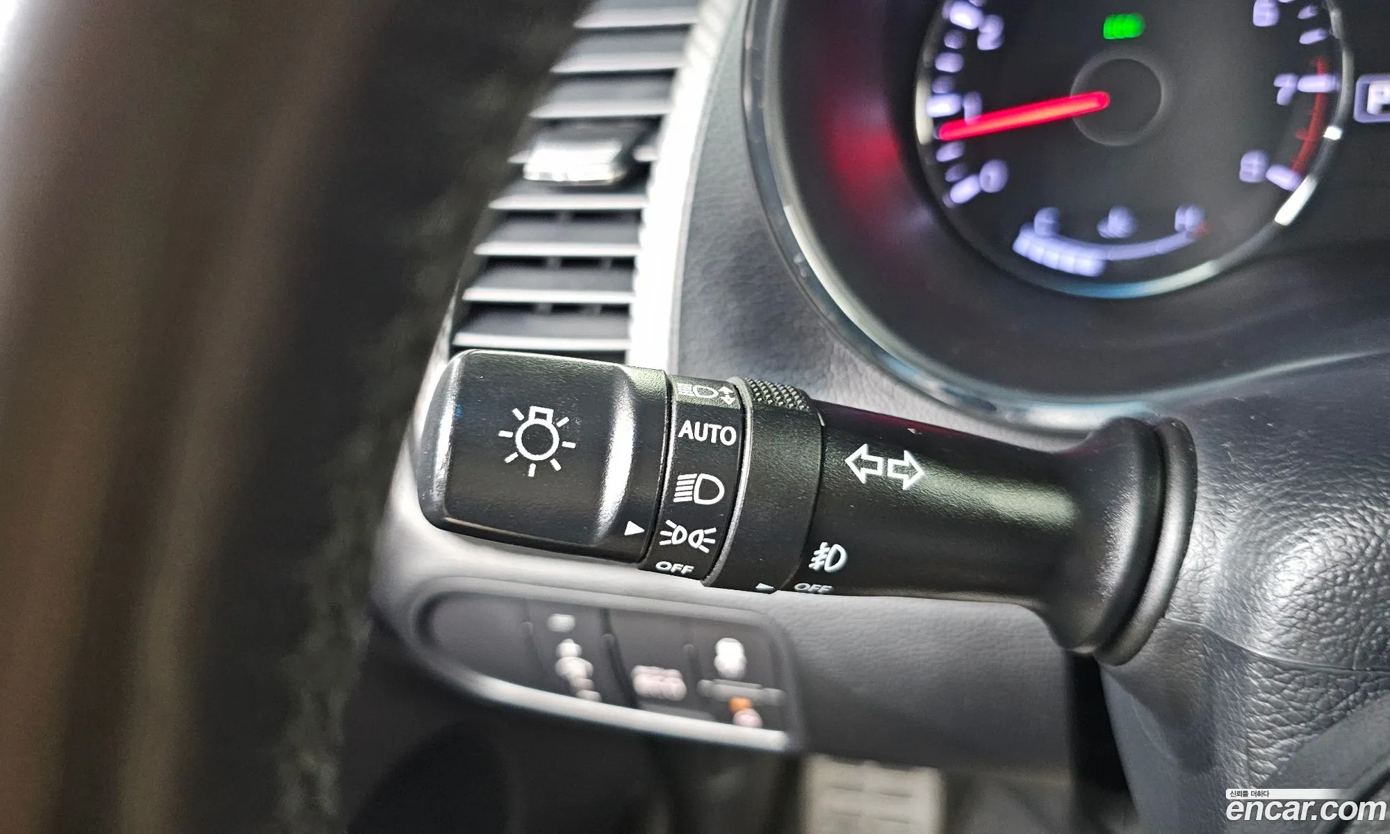 Kia K3 2012 — 30