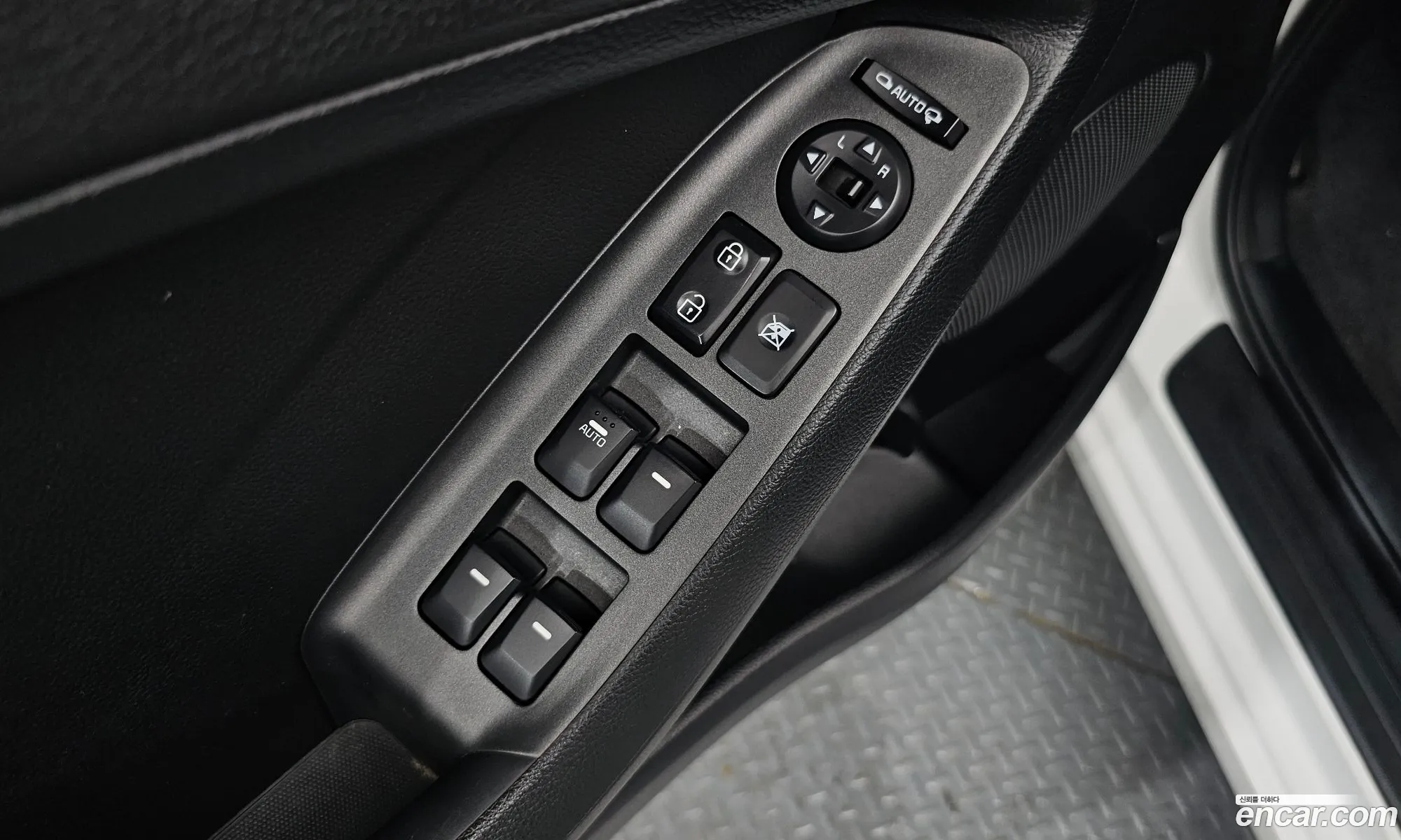 Kia K3 2012 — 13
