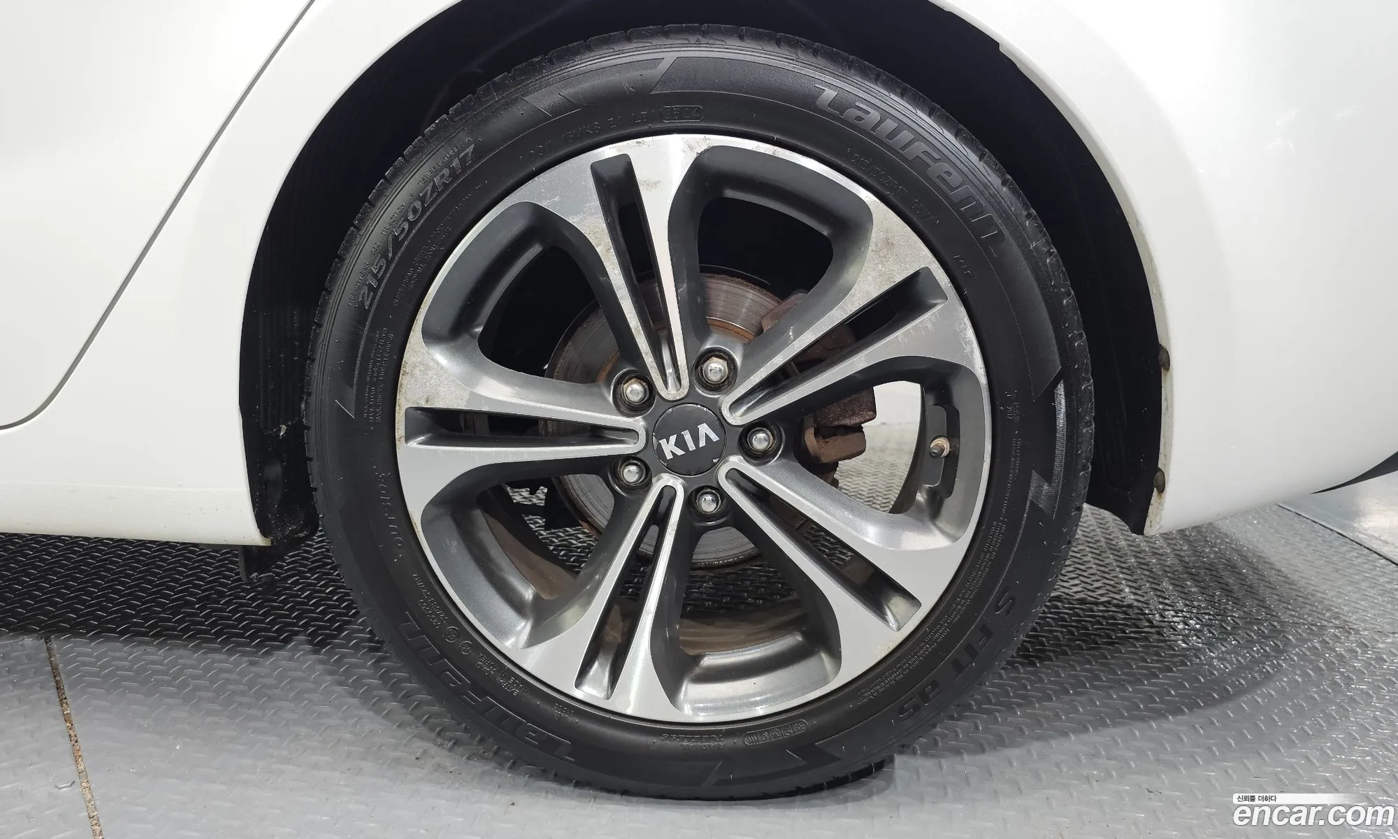 Kia K3 2012 — 29