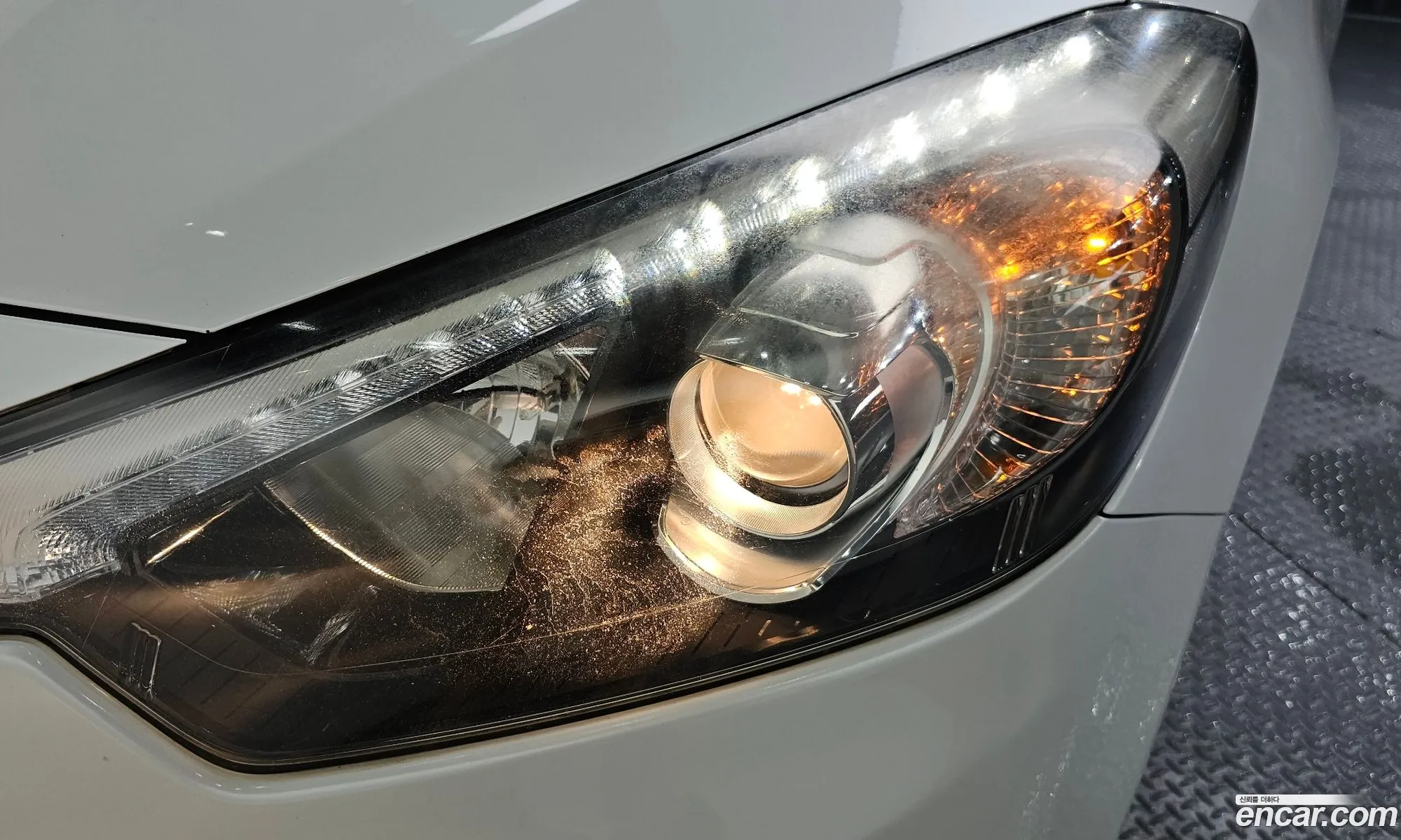 Kia K3 2012 — 24