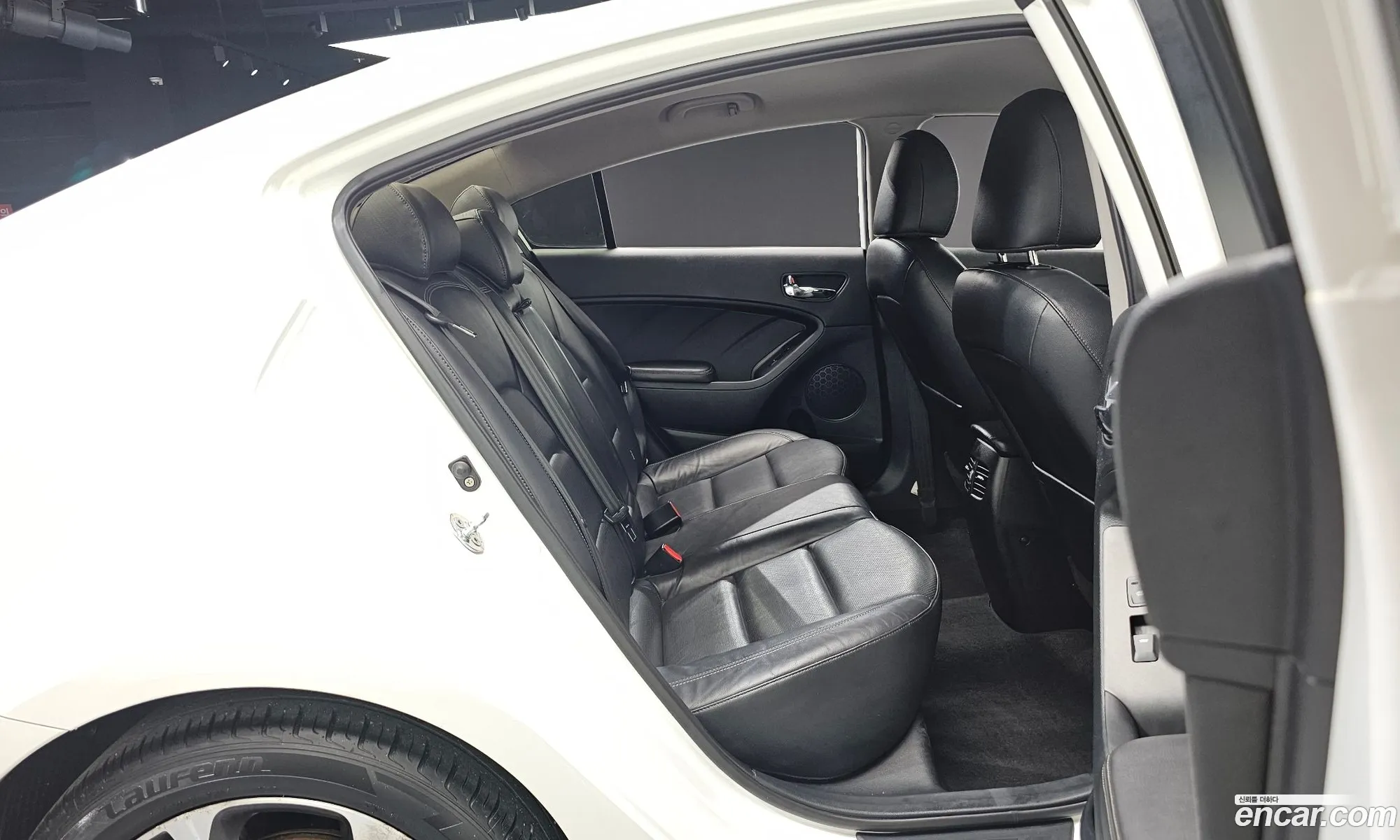 Kia K3 2012 — 20
