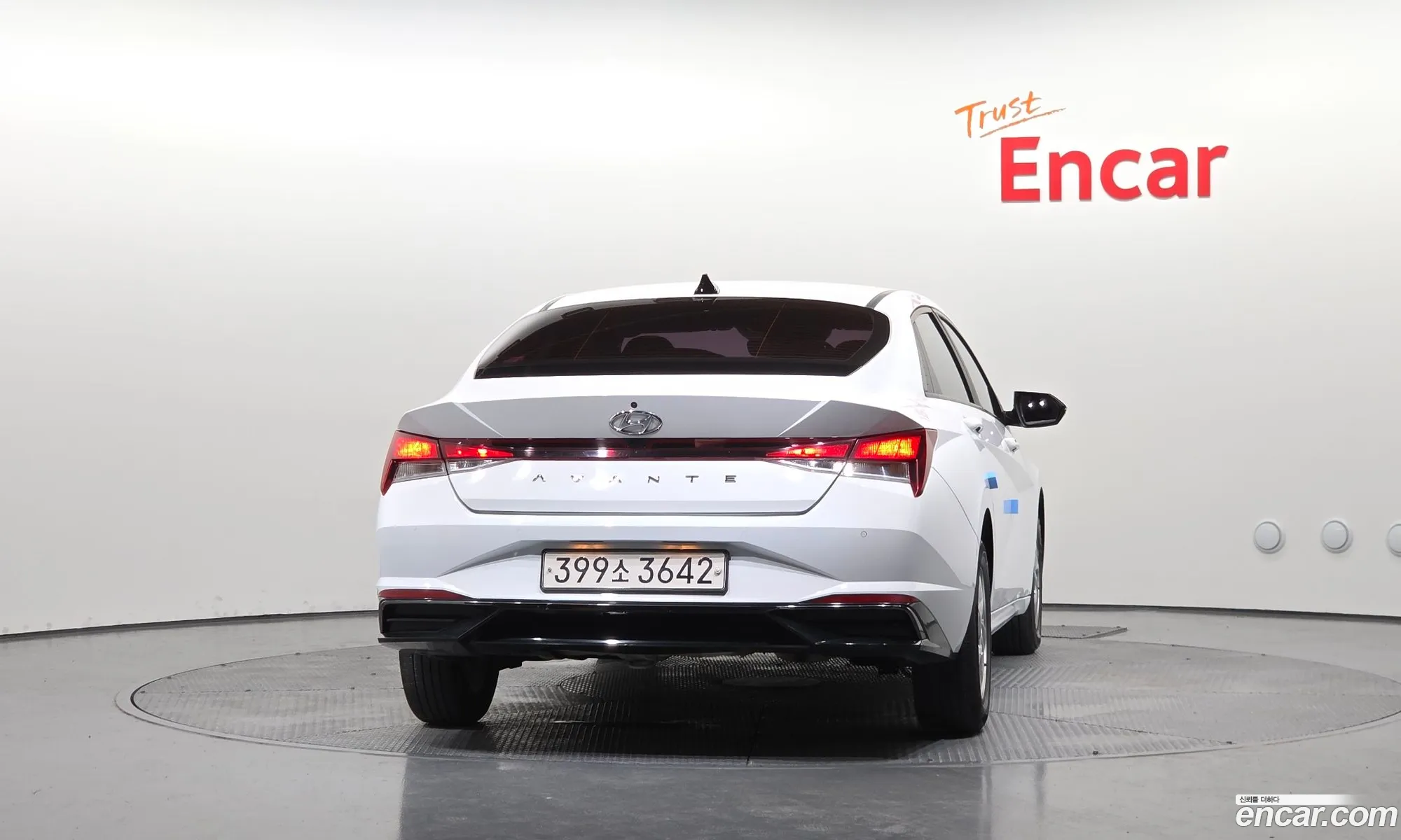 Hyundai Elantra 2020 — 21