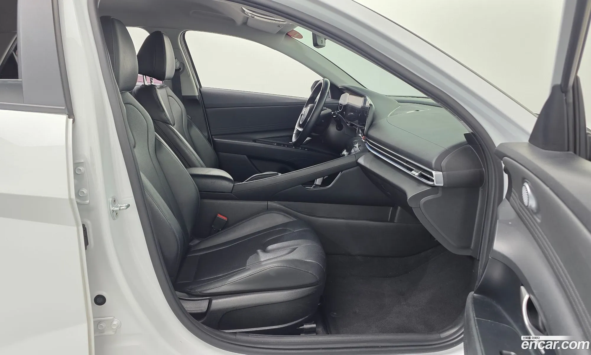 Hyundai Elantra 2020 — 14