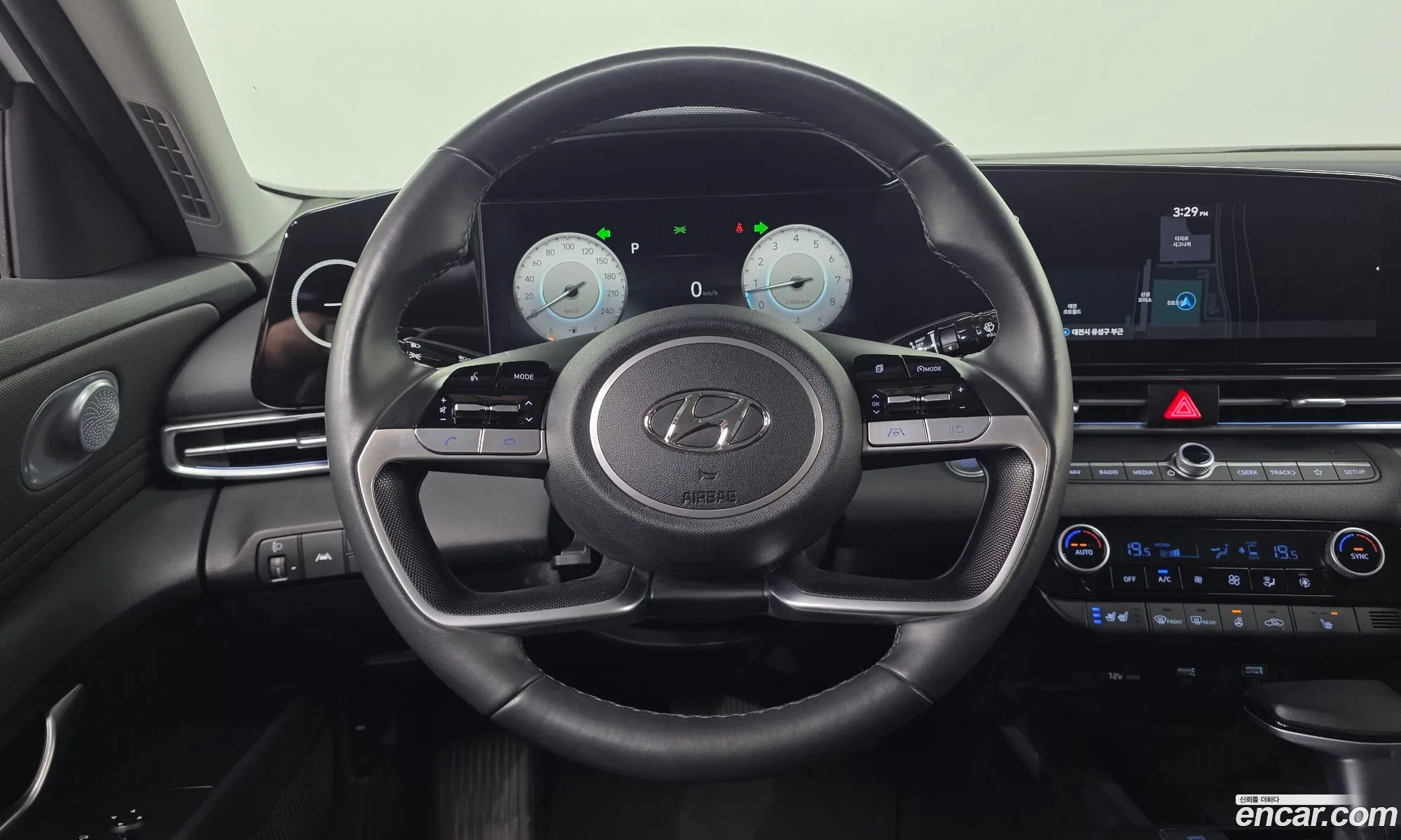 Hyundai Elantra 2020 — 13