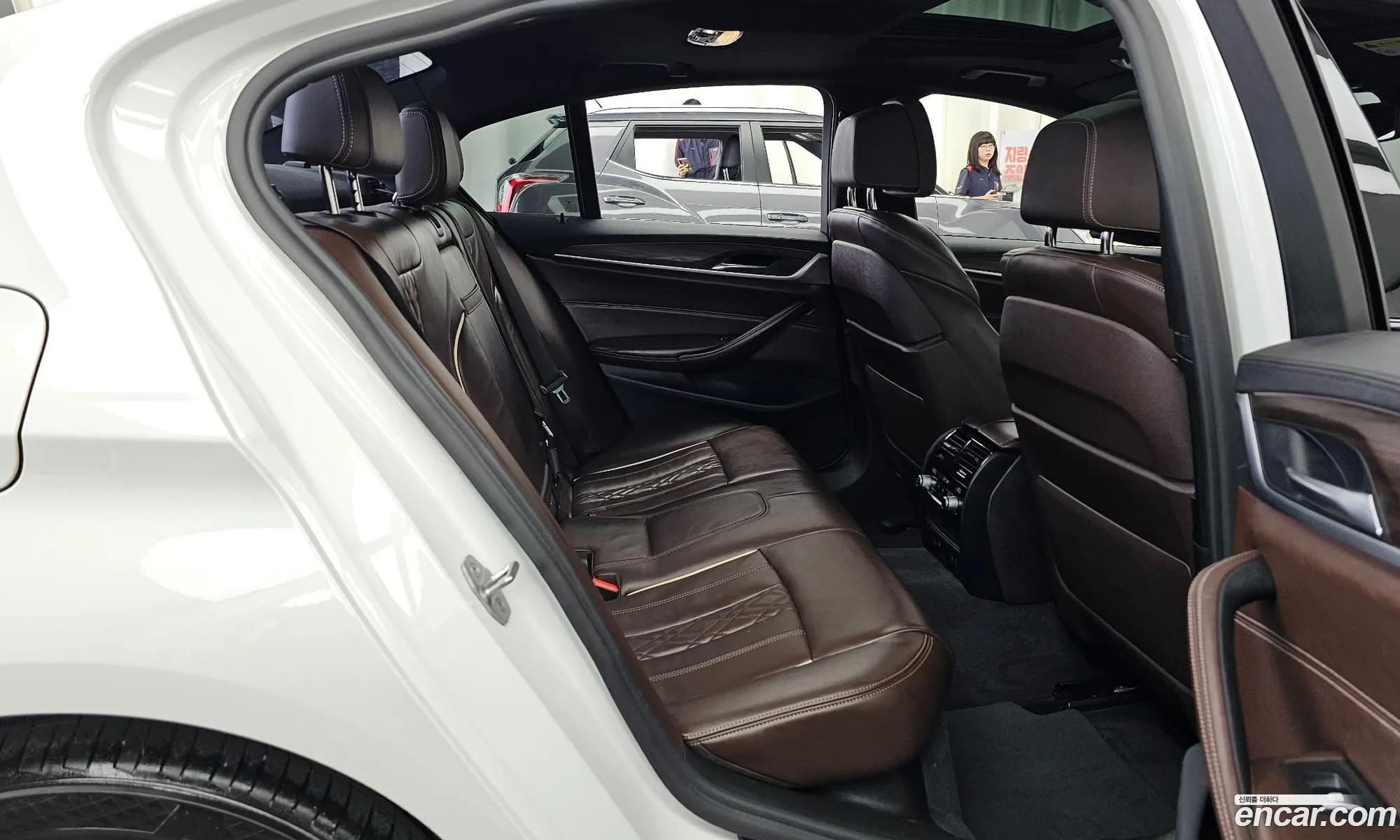 BMW 5 Series 2017 WBAJD3101HWC12648 — 32